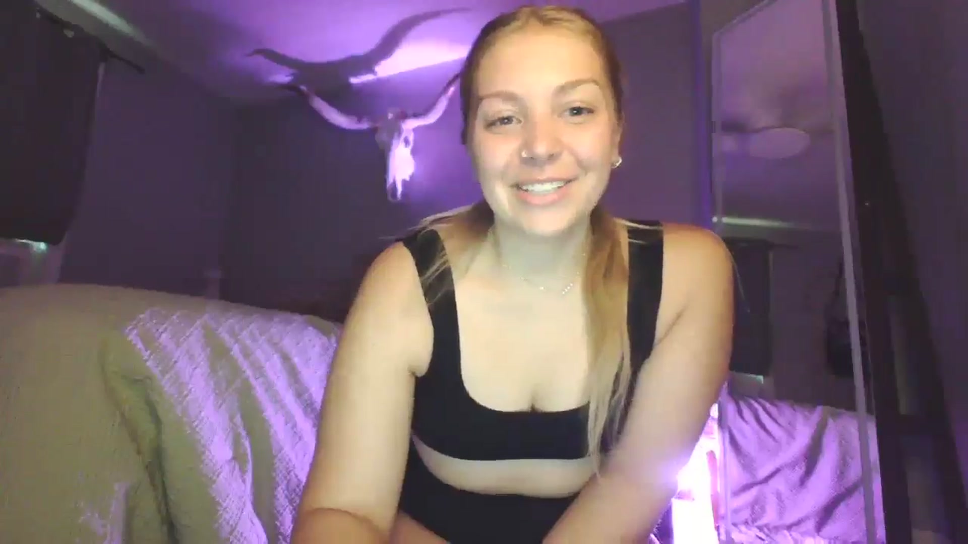 Gallery image thumbnail from Lovelyleah's myfreecams stream on, 09/03/2025, 17:23 image 3 of 20