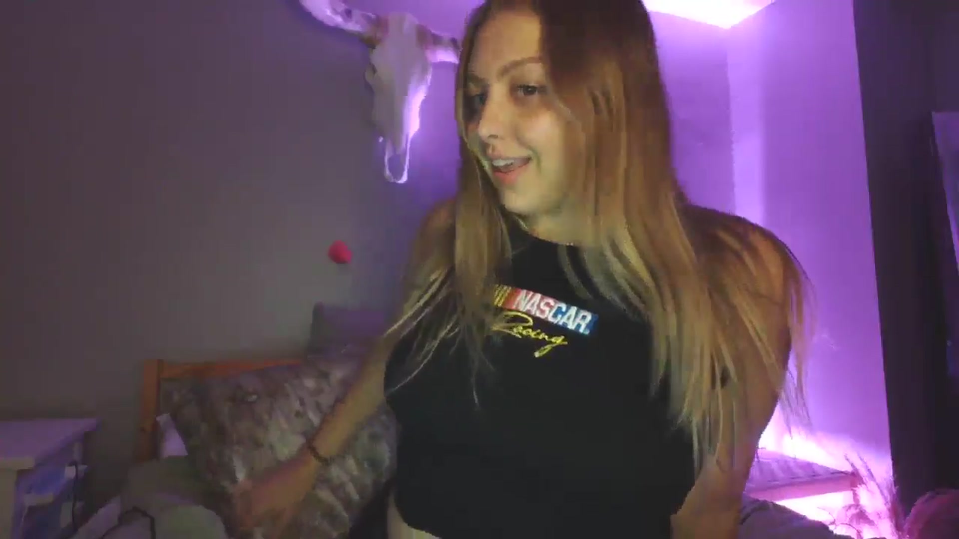 Gallery image thumbnail from Lovelyleah's myfreecams stream on, 09/06/2025, 07:32 image 16 of 20