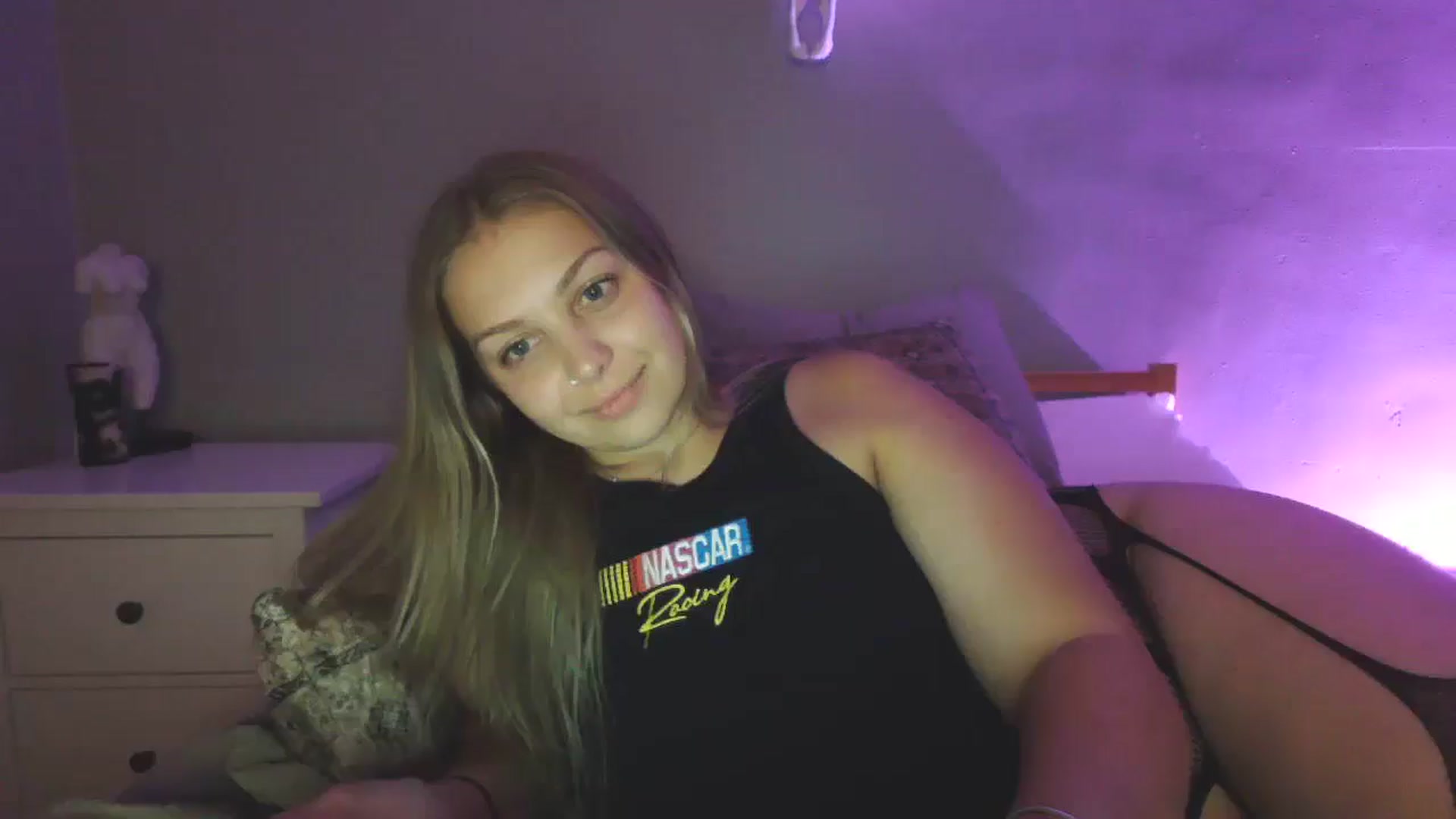 Gallery image thumbnail from Lovelyleah's myfreecams stream on, 09/06/2025, 07:32 image 1 of 20