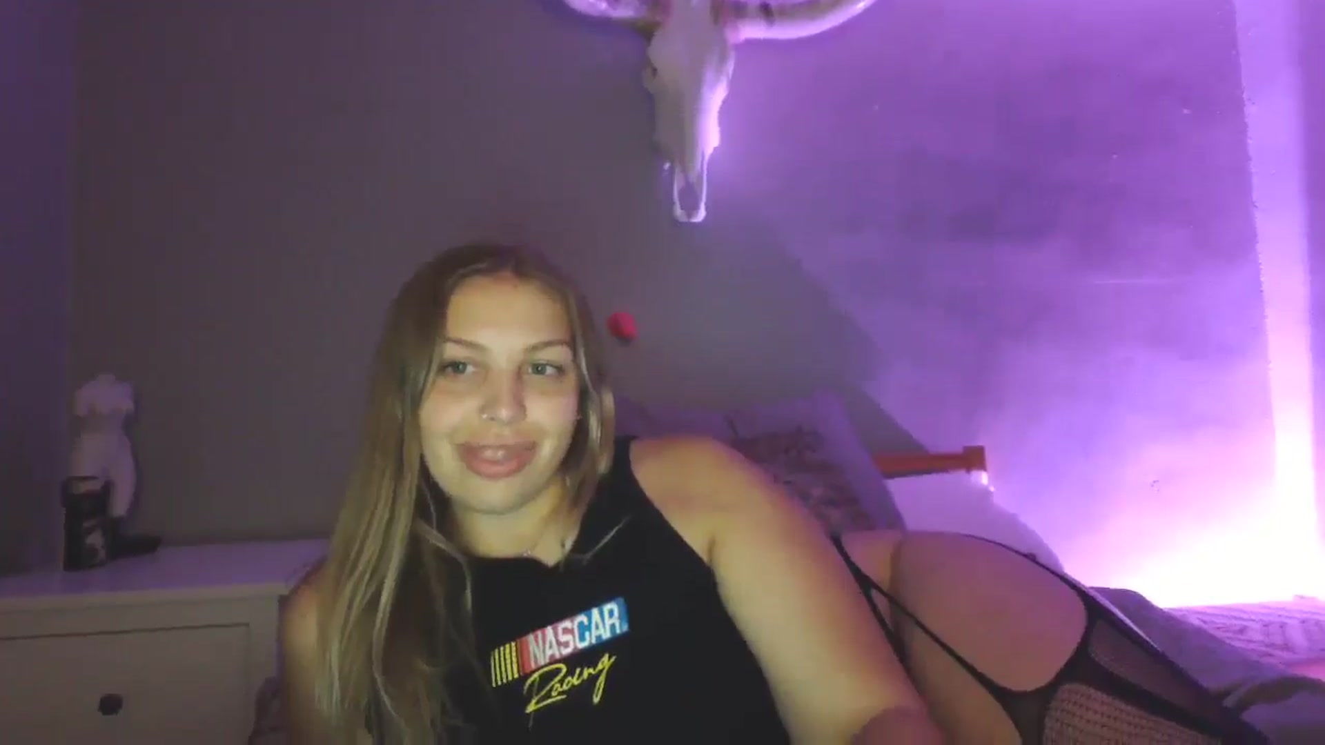 Gallery image thumbnail from Lovelyleah's myfreecams stream on, 09/06/2025, 07:32 image 18 of 20