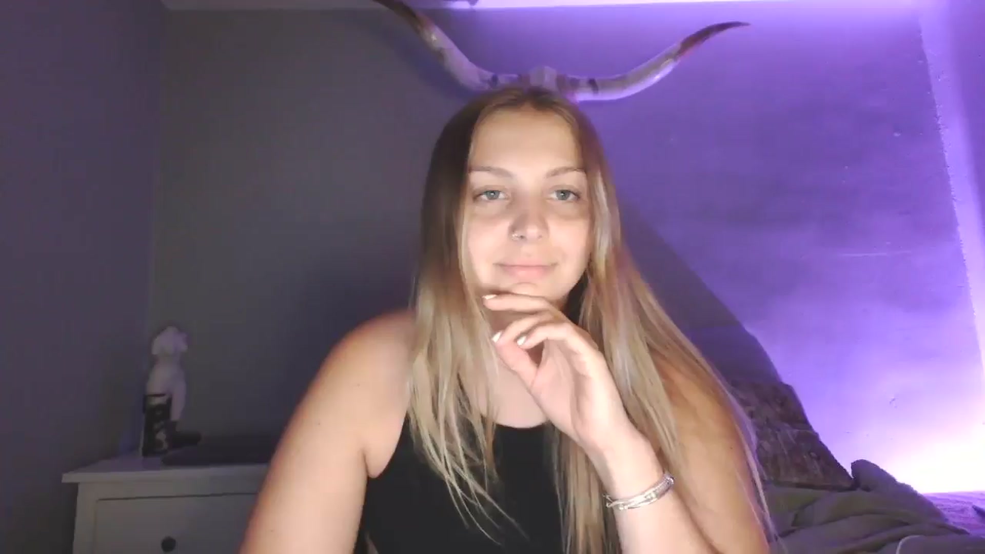Gallery image thumbnail from Lovelyleah's myfreecams stream on, 09/06/2025, 23:42 image 6 of 20