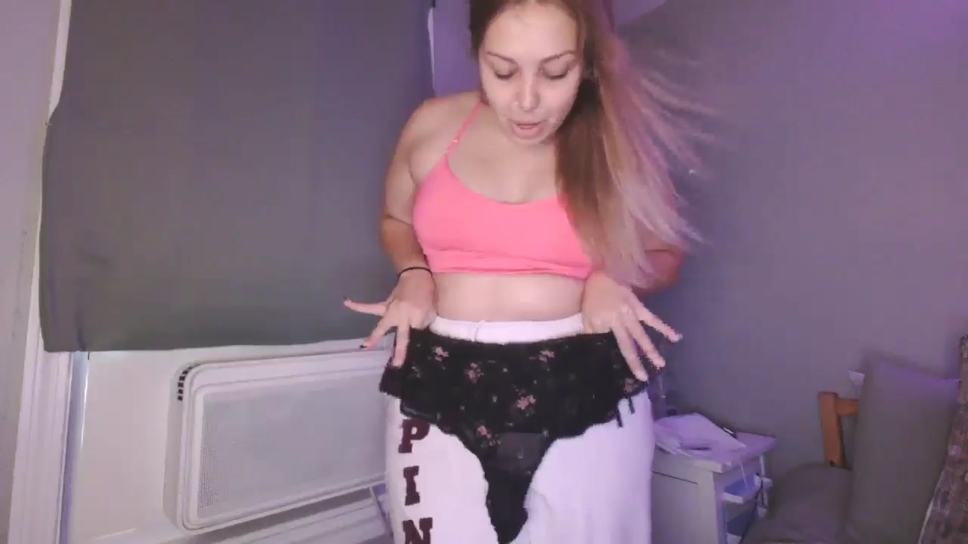 Gallery image thumbnail from Lovelyleah's myfreecams stream on, 09/18/2025, 17:56 image 14 of 20