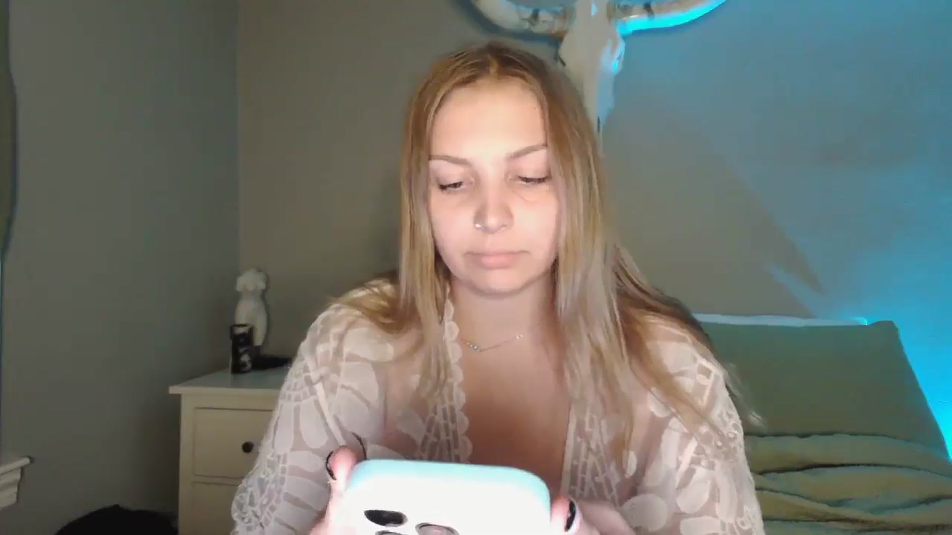 Gallery image thumbnail from Lovelyleah's myfreecams stream on, 09/19/2025, 23:01 image 11 of 20