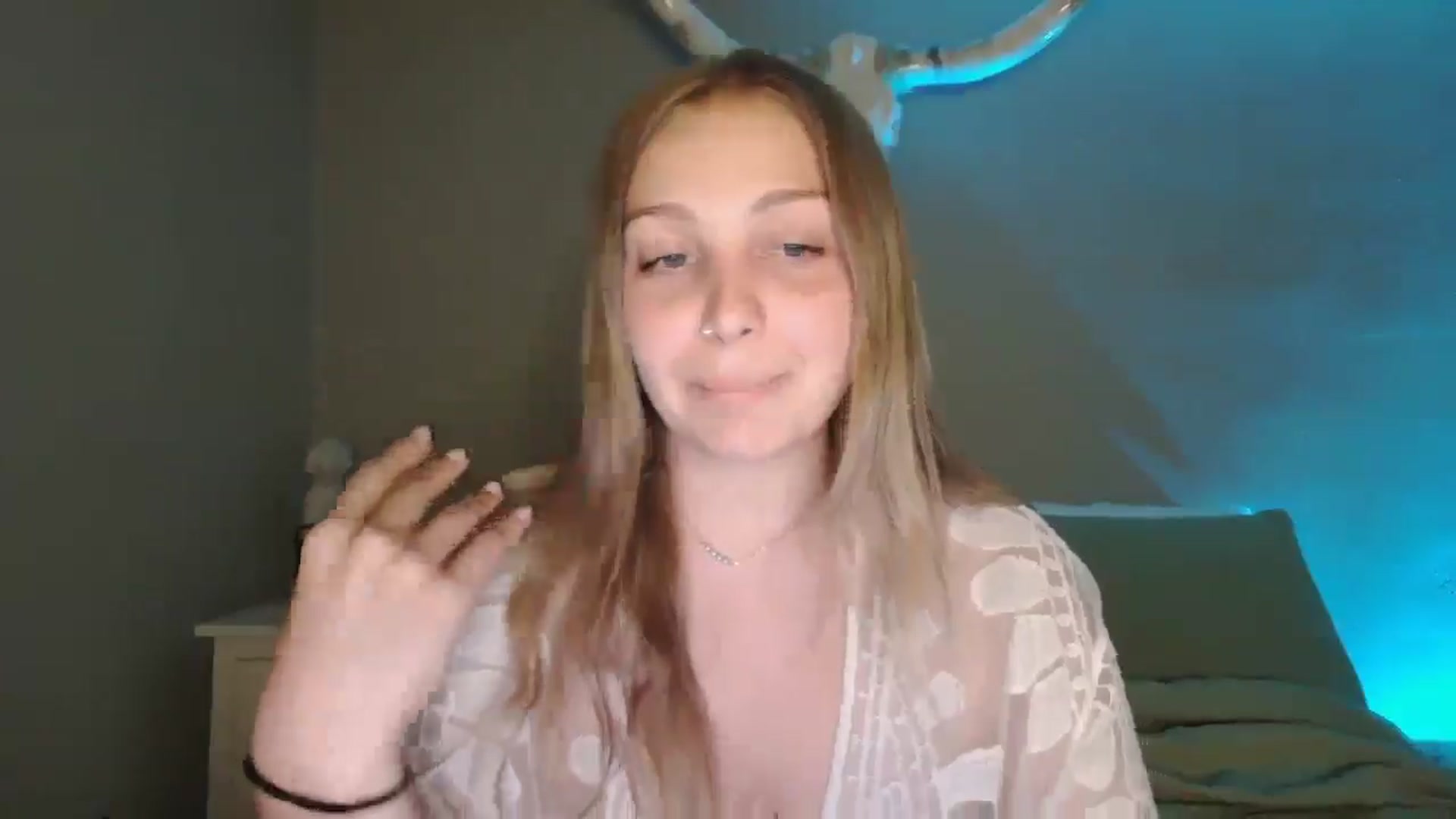 Gallery image thumbnail from Lovelyleah's myfreecams stream on, 09/19/2025, 23:01 image 17 of 20