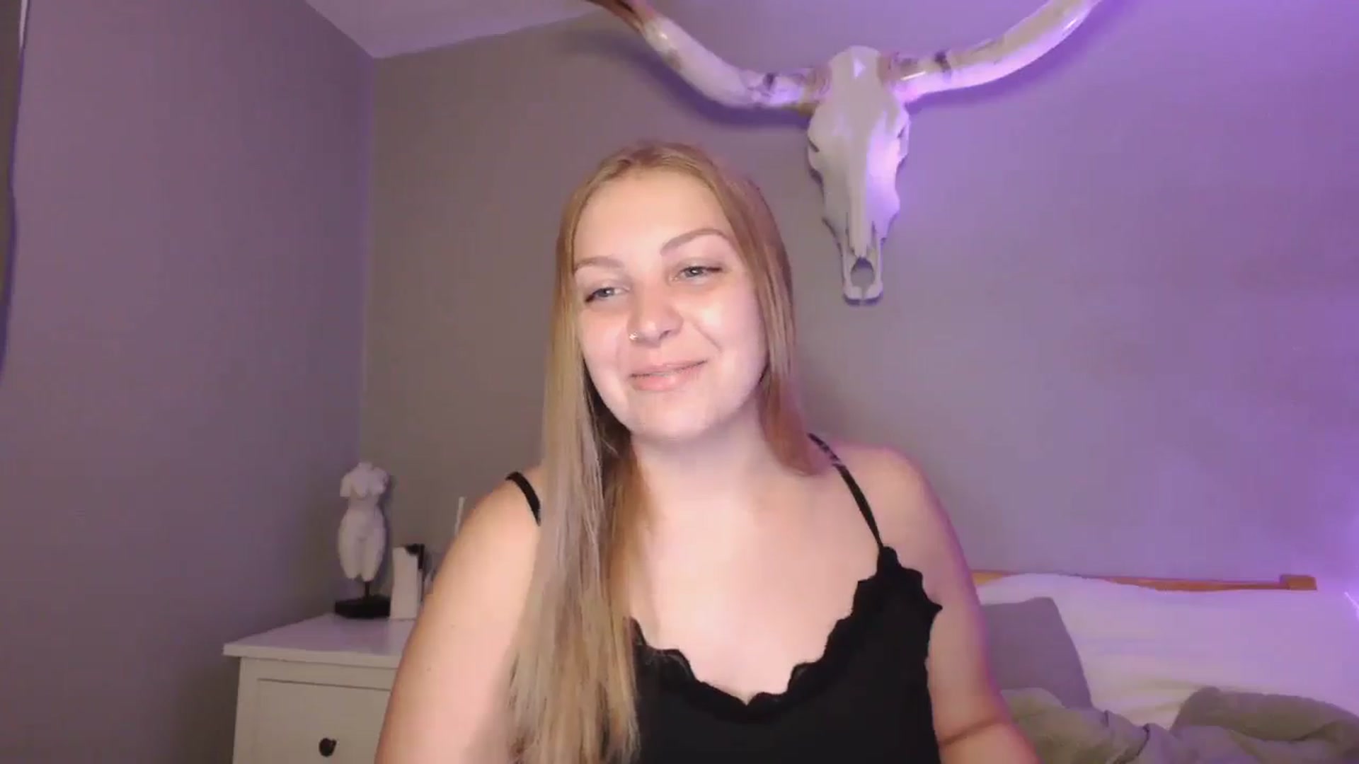Gallery image thumbnail from Lovelyleah's myfreecams stream on, 09/28/2025, 17:58 image 10 of 20