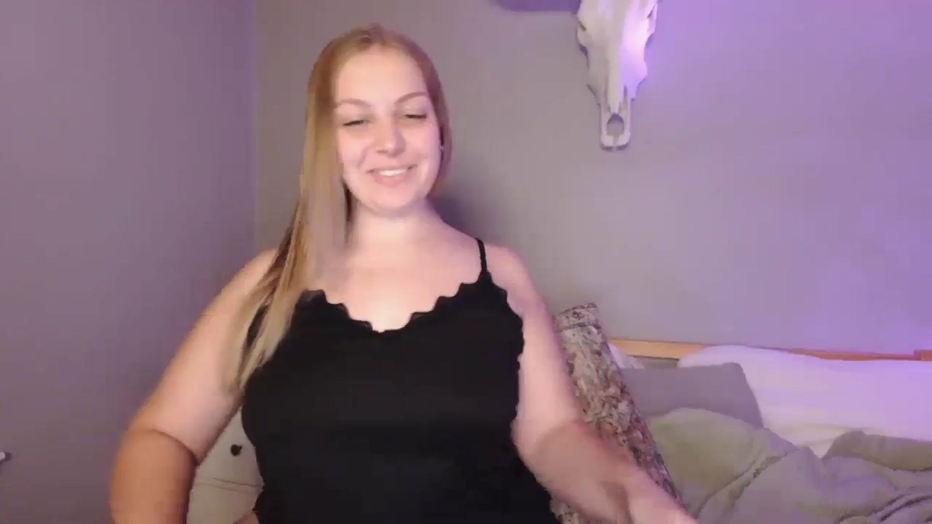 Gallery image thumbnail from Lovelyleah's myfreecams stream on, 09/28/2025, 17:58 image 7 of 20
