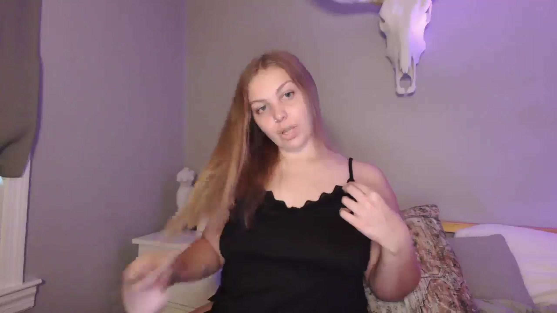 Gallery image thumbnail from Lovelyleah's myfreecams stream on, 09/28/2025, 18:11 image 9 of 20