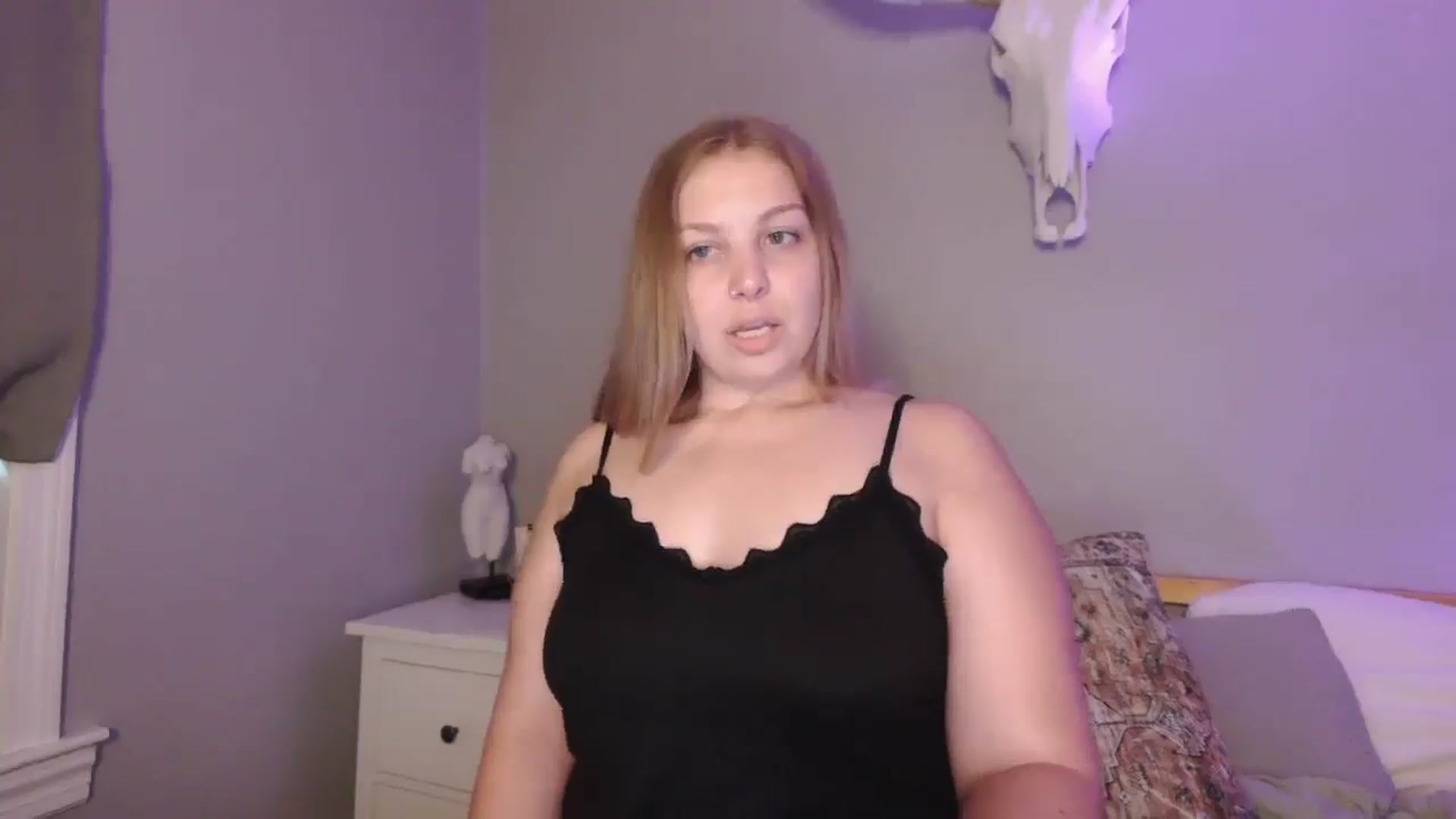 Gallery image thumbnail from Lovelyleah's myfreecams stream on, 09/28/2025, 18:11 image 12 of 20