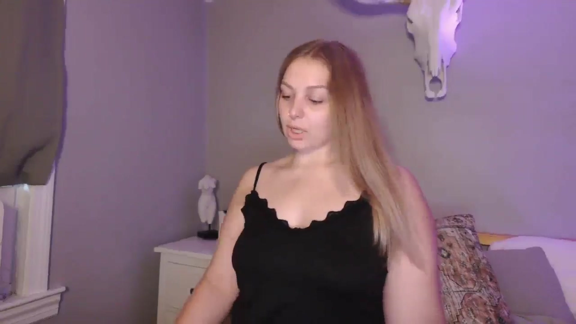 Gallery image thumbnail from Lovelyleah's myfreecams stream on, 09/28/2025, 18:11 image 14 of 20