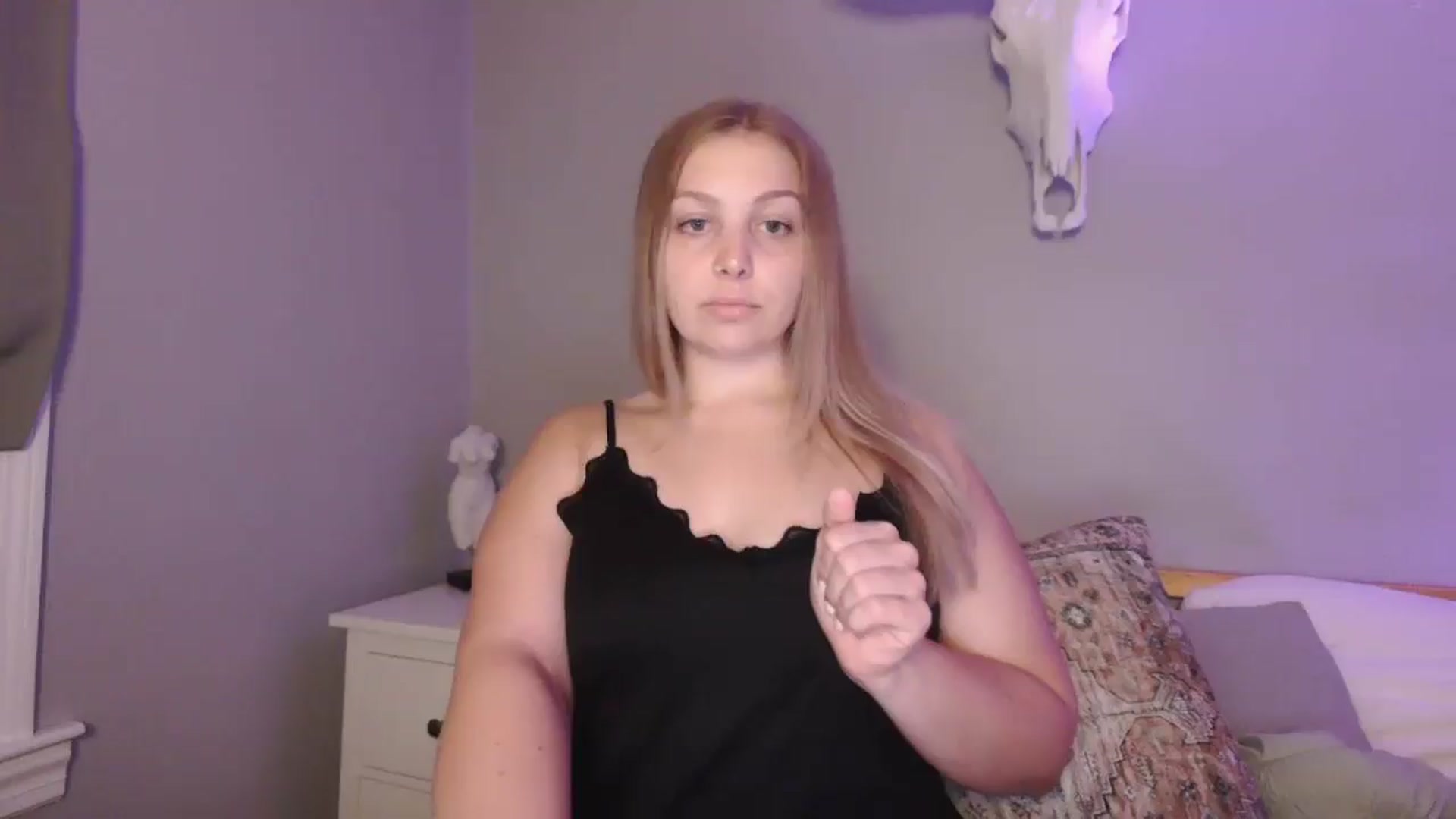 Gallery image thumbnail from Lovelyleah's myfreecams stream on, 09/28/2025, 18:11 image 1 of 20
