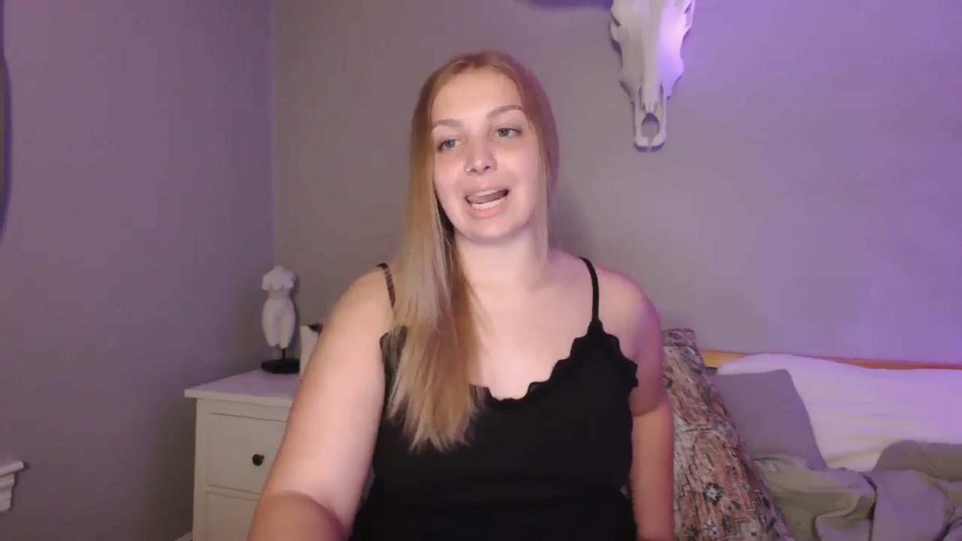 Gallery image thumbnail from Lovelyleah's myfreecams stream on, 09/28/2025, 18:11 image 19 of 20