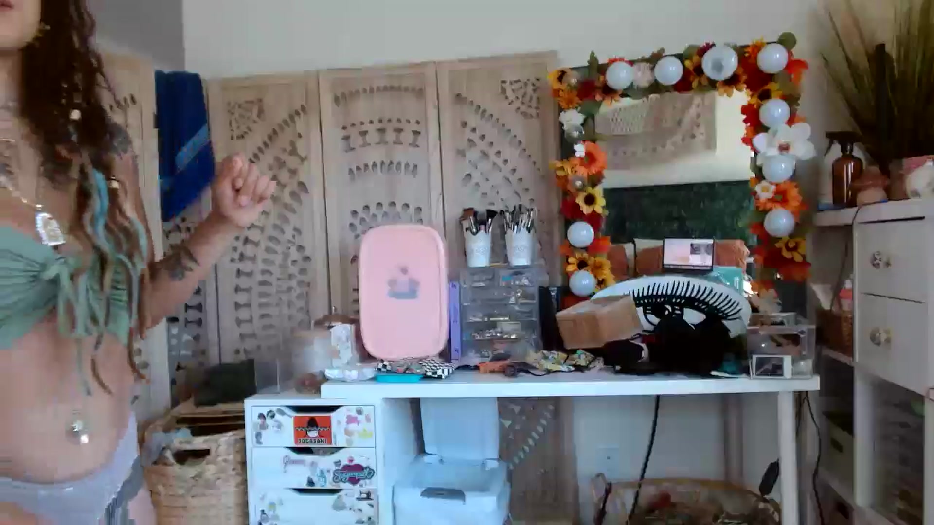 Gallery image thumbnail from Lovelyxmacii's myfreecams stream on, 07/10/2025, 23:26 image 3 of 20