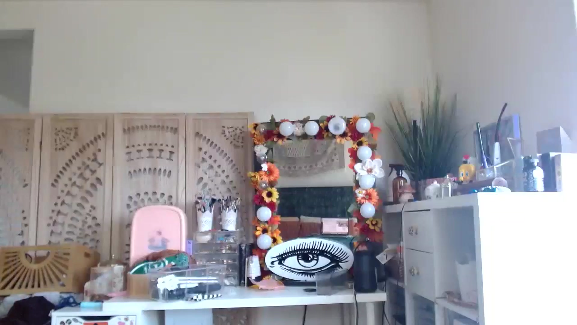 Gallery image thumbnail from Lovelyxmacii's myfreecams stream on, 07/17/2025, 24:01 image 9 of 20