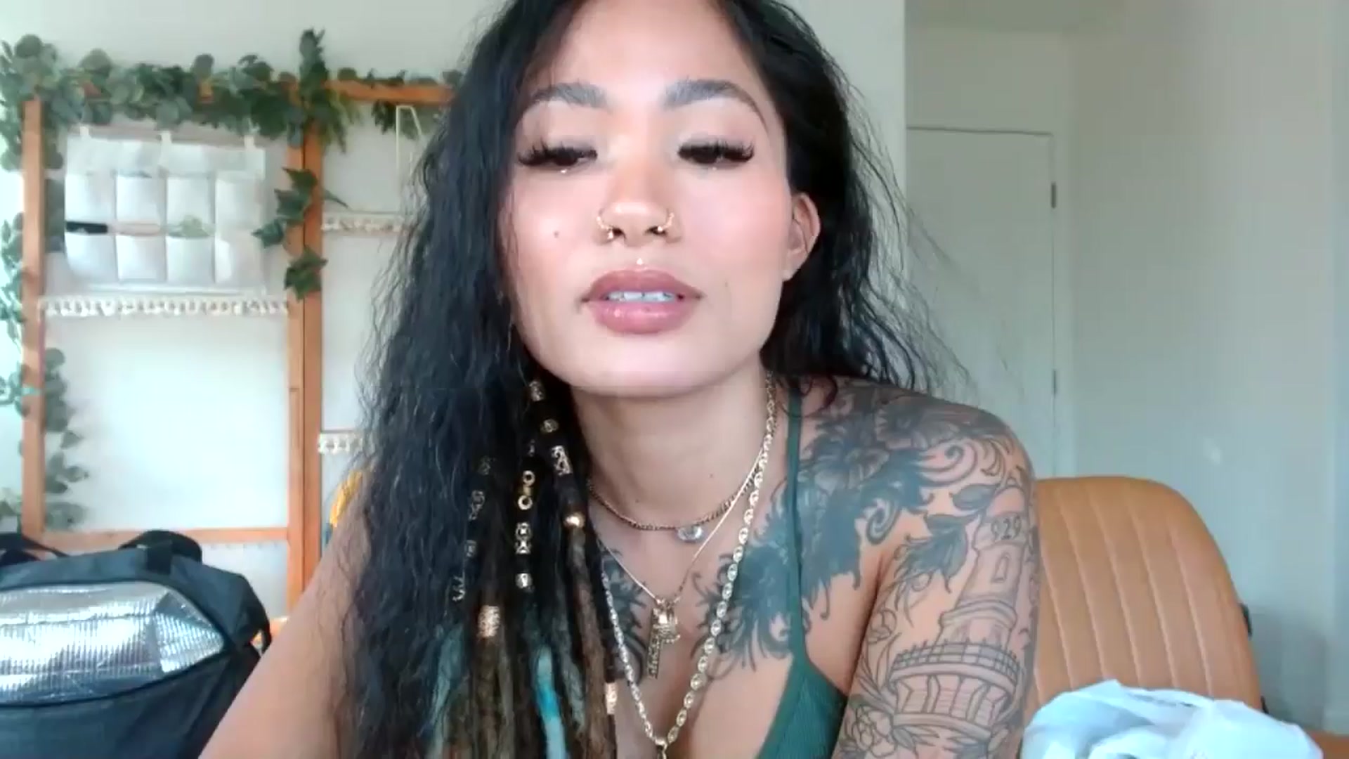 Gallery image thumbnail from Lovelyxmacii's myfreecams stream on, 07/17/2025, 24:01 image 14 of 20