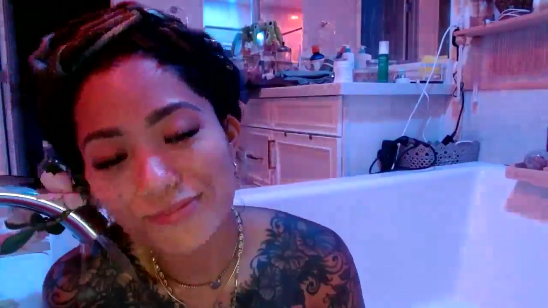 Gallery image thumbnail from Lovelyxmacii's myfreecams stream on, 07/29/2025, 09:50 image 12 of 20