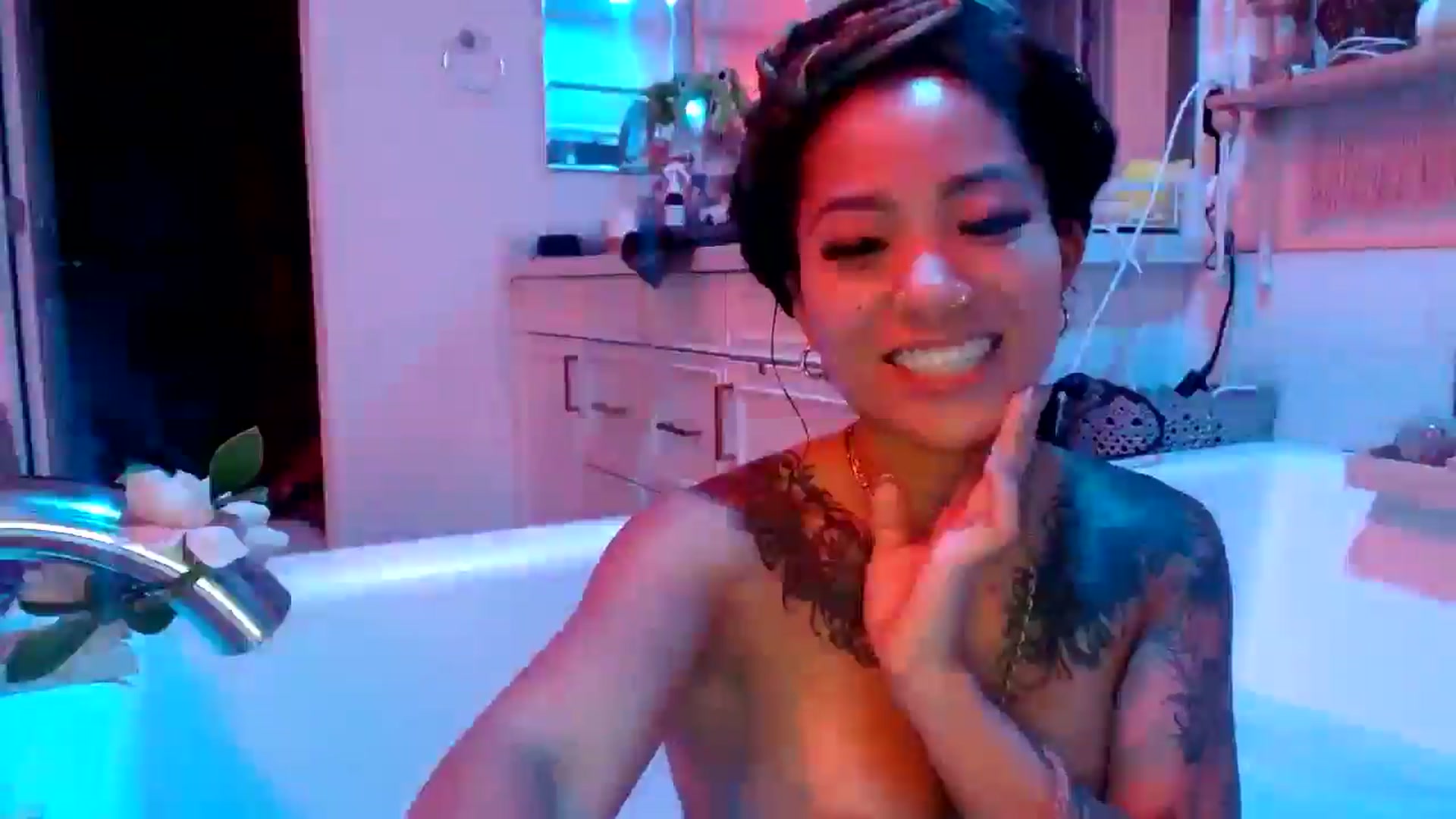 Gallery image thumbnail from Lovelyxmacii's myfreecams stream on, 07/29/2025, 09:50 image 17 of 20