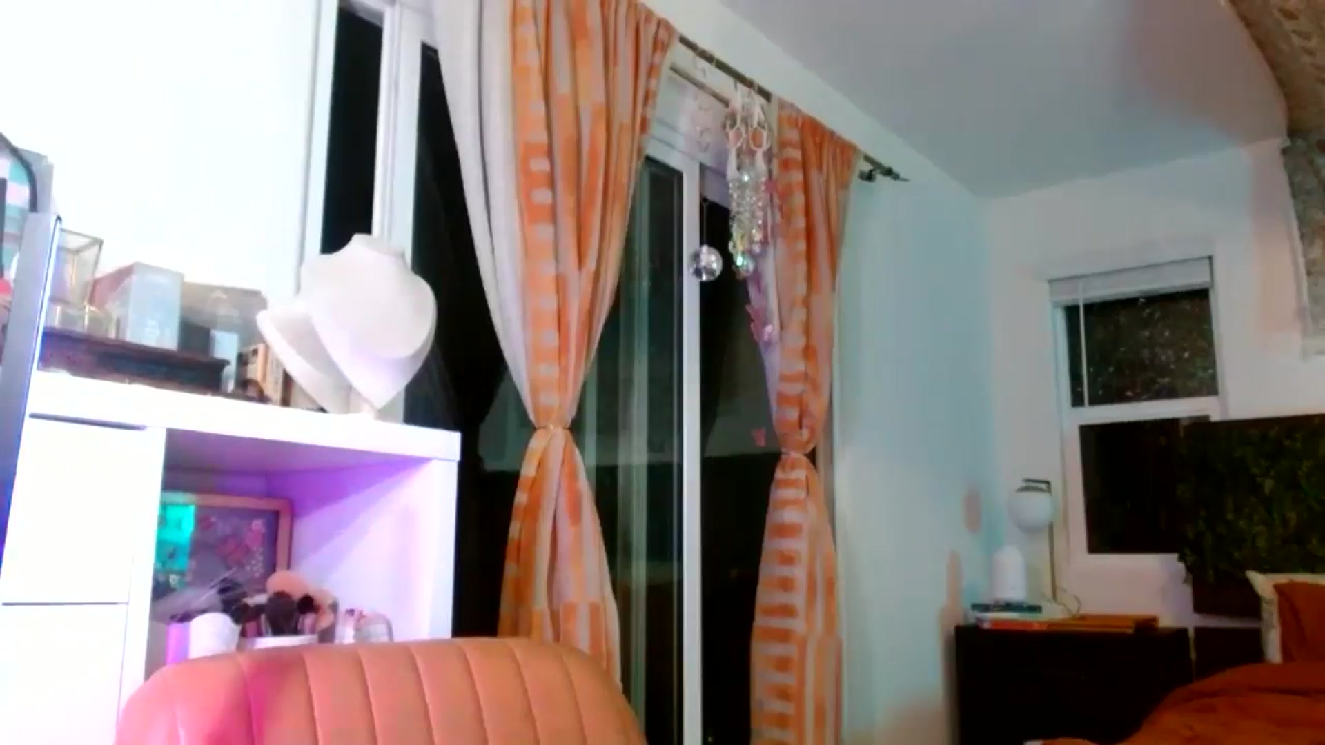 Gallery image thumbnail from Lovelyxmacii's myfreecams stream on, 07/29/2025, 09:50 image 19 of 20