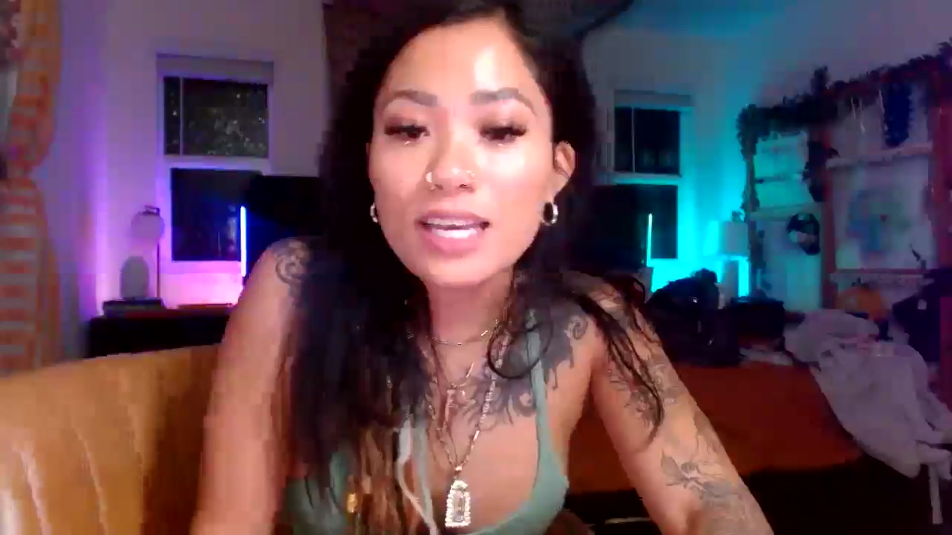 Gallery image thumbnail from Lovelyxmacii's myfreecams stream on, 07/31/2025, 07:06 image 15 of 20