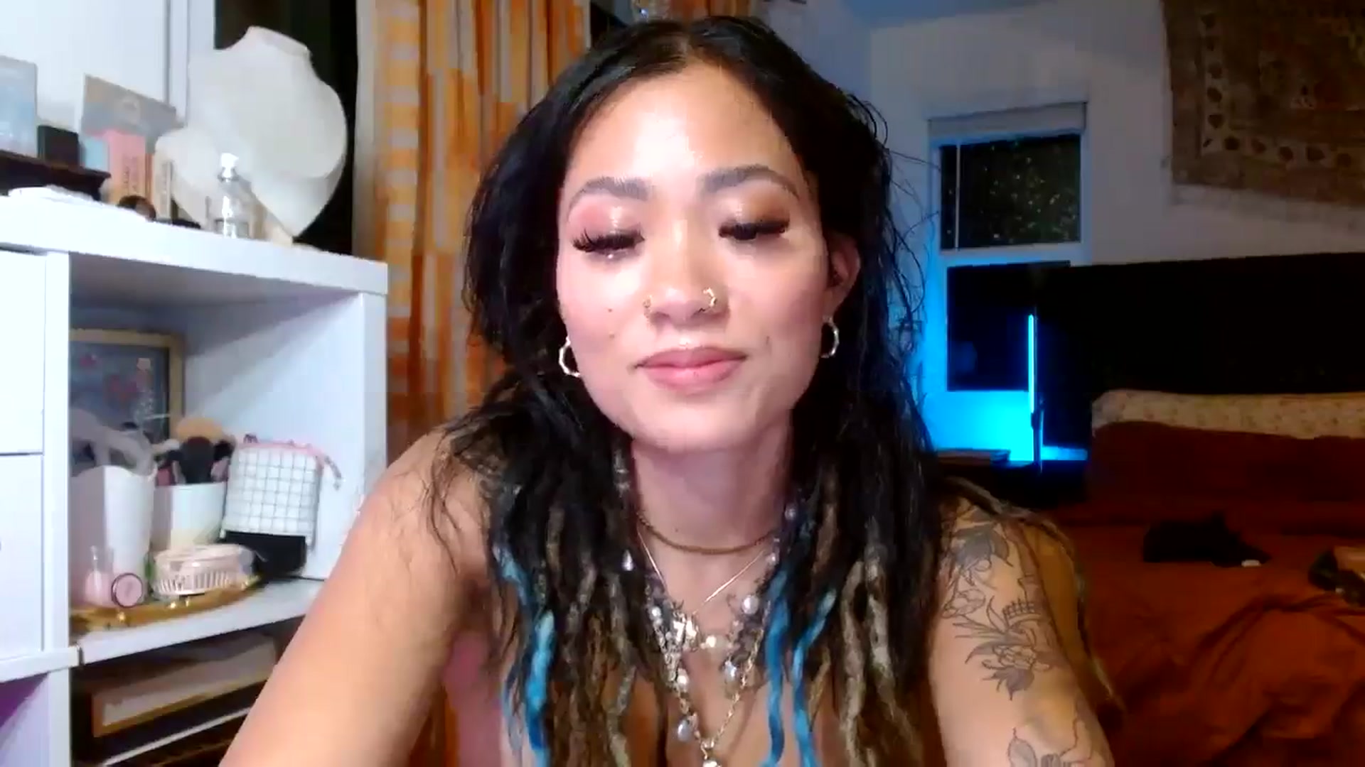 Gallery image thumbnail from Lovelyxmacii's myfreecams stream on, 08/02/2025, 07:40 image 10 of 20