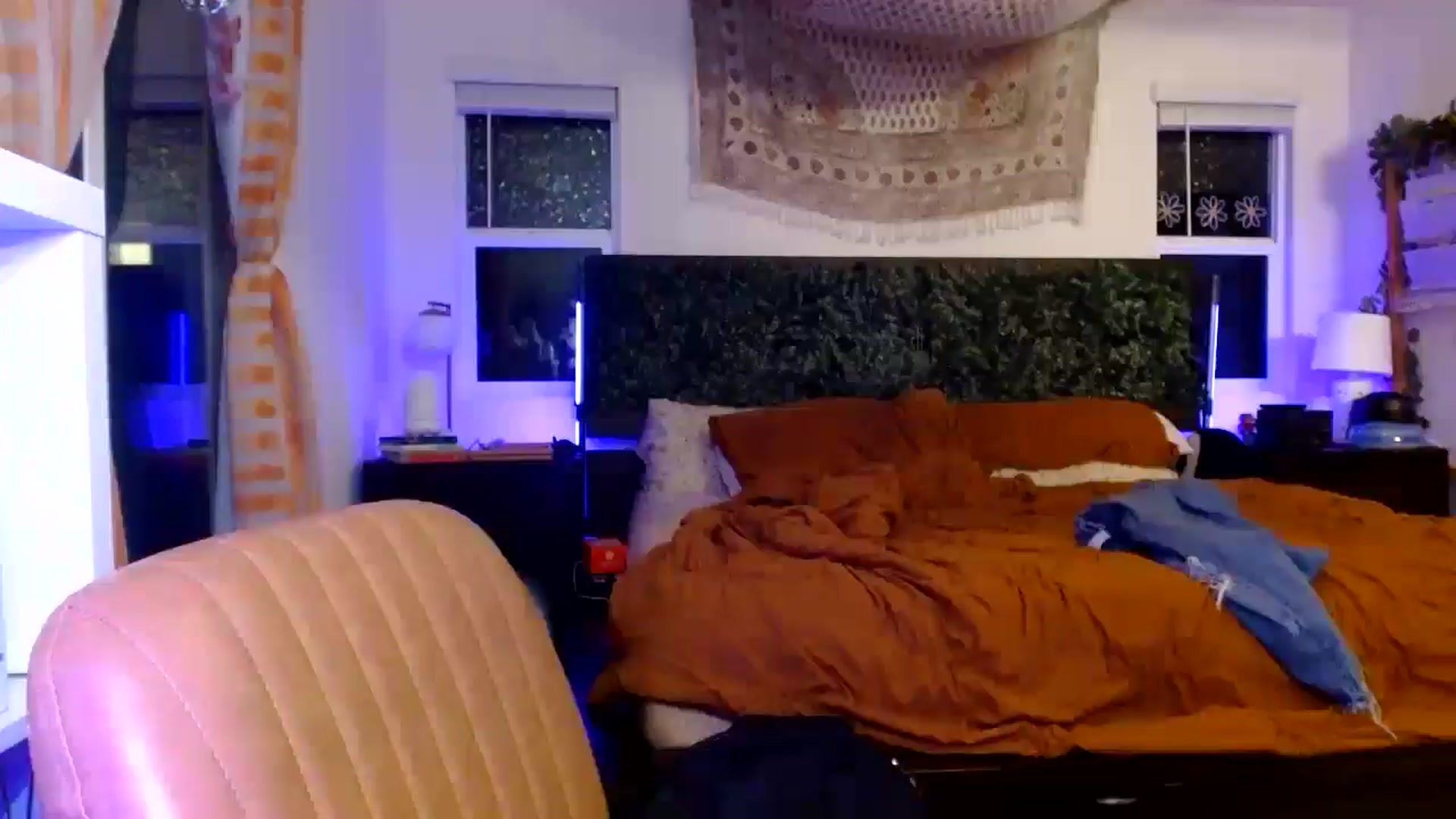 Gallery image thumbnail from Lovelyxmacii's myfreecams stream on, 08/17/2025, 08:33 image 9 of 20
