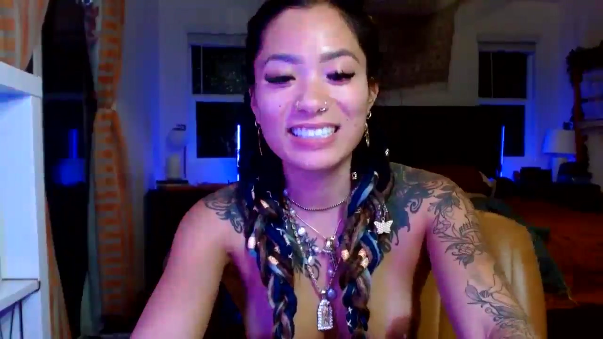 Gallery image thumbnail from Lovelyxmacii's myfreecams stream on, 08/17/2025, 08:33 image 7 of 20
