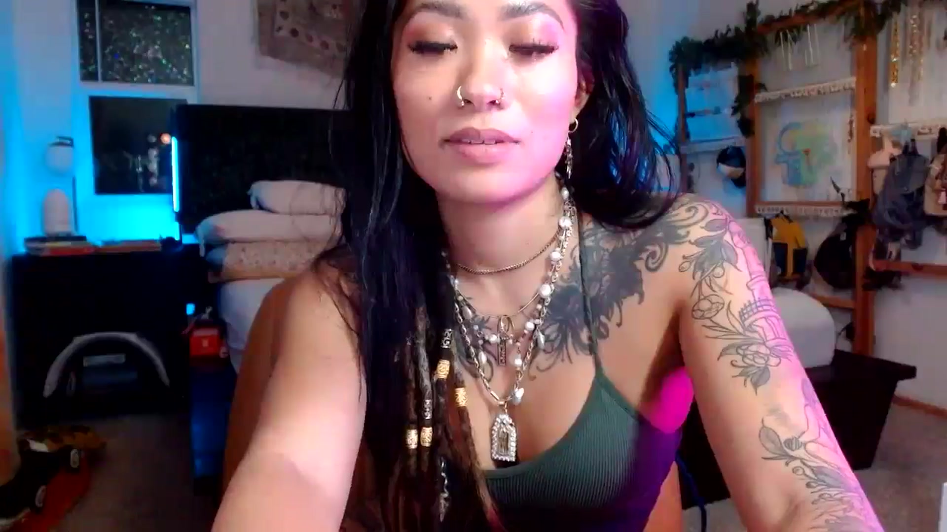 Gallery image thumbnail from Lovelyxmacii's myfreecams stream on, 08/19/2025, 09:07 image 6 of 20