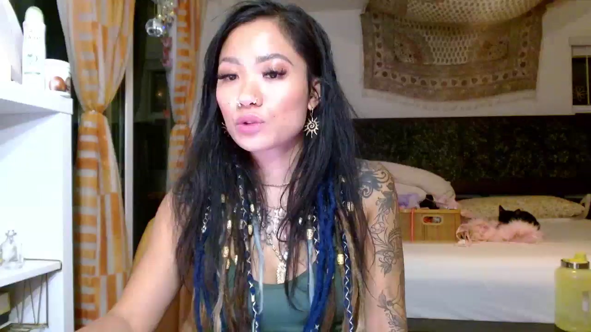 Gallery image thumbnail from Lovelyxmacii's myfreecams stream on, 08/19/2025, 09:31 image 11 of 20