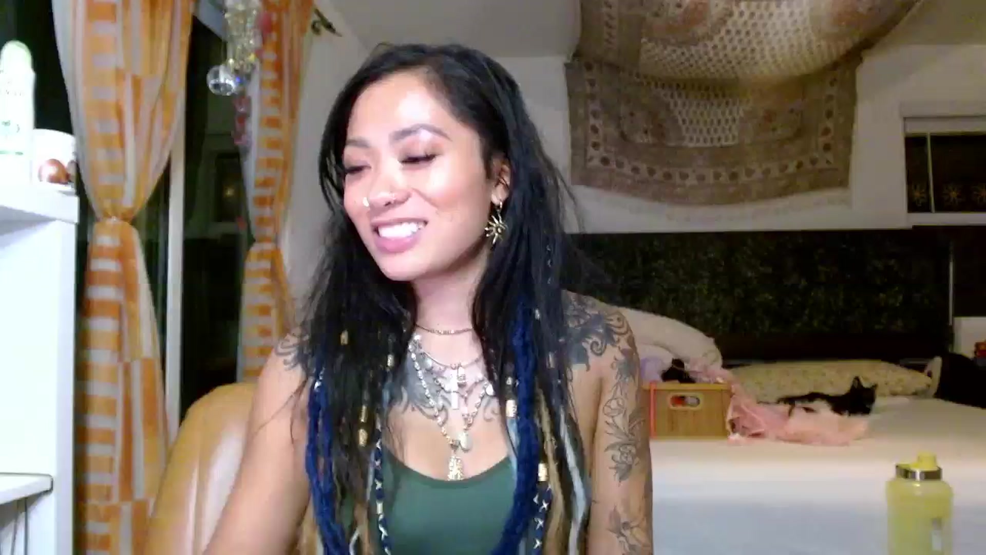 Gallery image thumbnail from Lovelyxmacii's myfreecams stream on, 08/19/2025, 09:31 image 2 of 20
