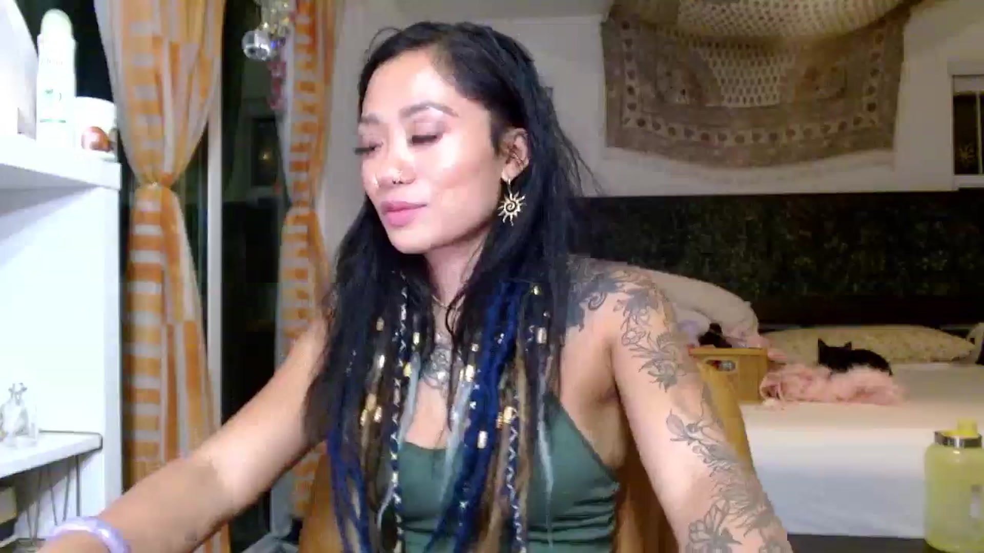 Gallery image thumbnail from Lovelyxmacii's myfreecams stream on, 08/19/2025, 09:31 image 7 of 20