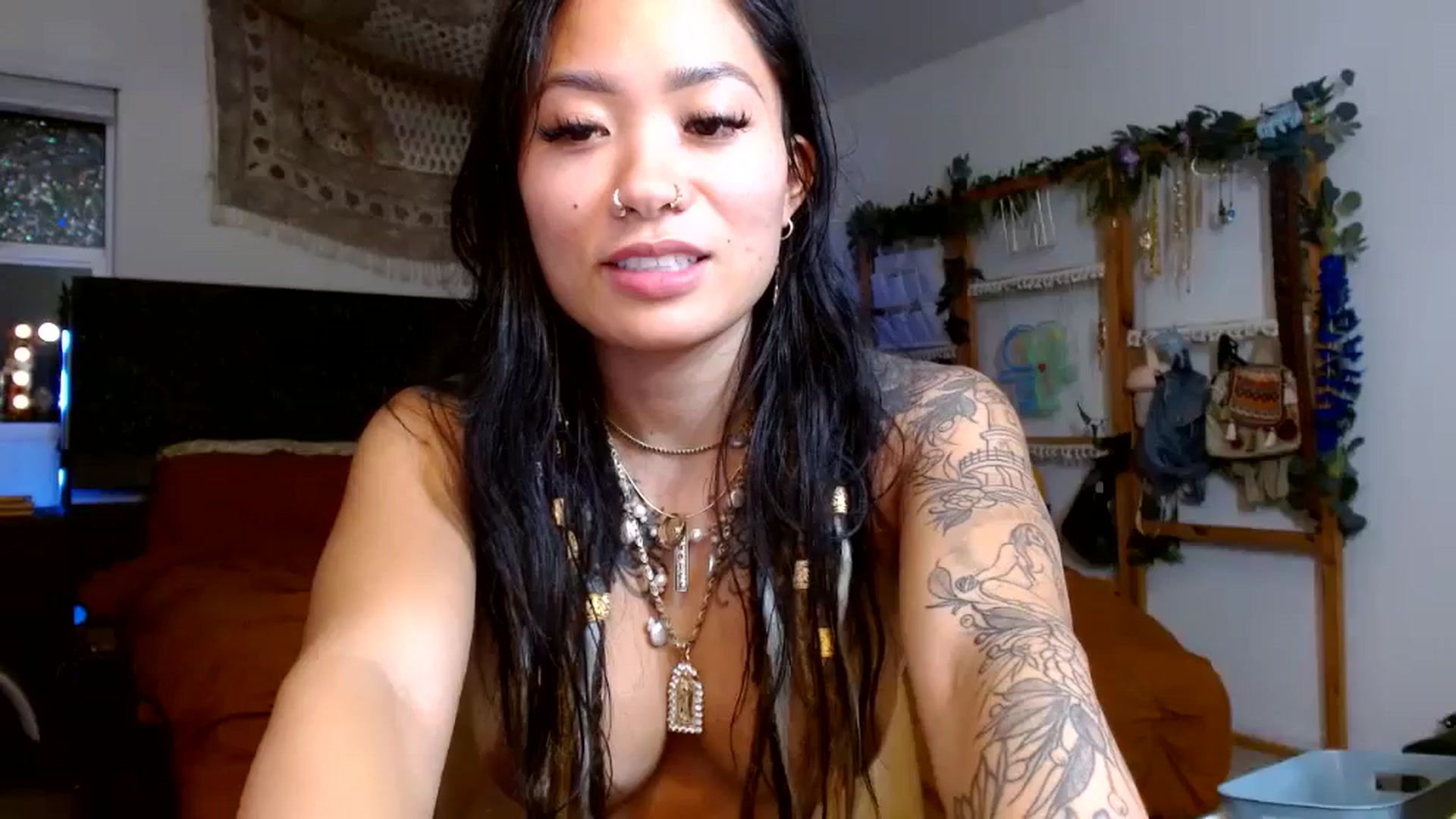 Gallery image thumbnail from Lovelyxmacii's myfreecams stream on, 08/28/2025, 07:41 image 1 of 20