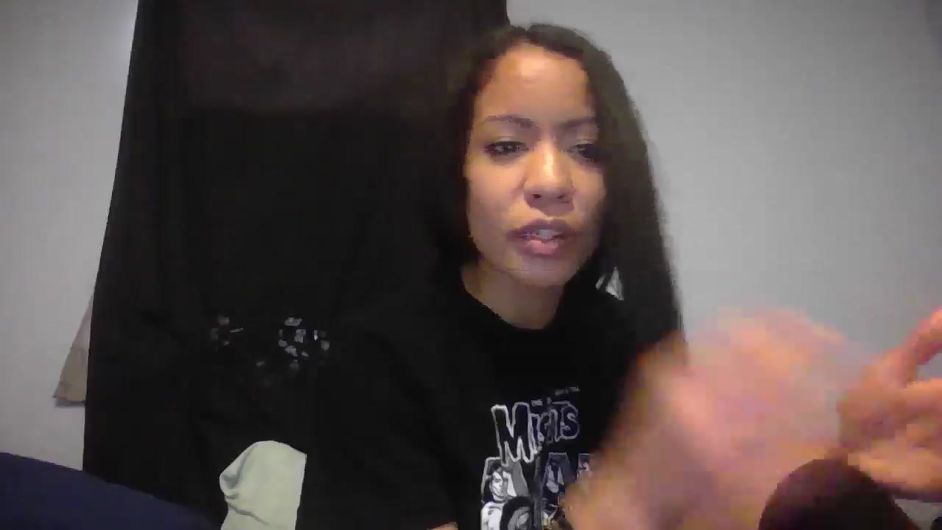 Gallery image thumbnail from Lovemilk's myfreecams stream on, 12/24/2024, 17:07 image 16 of 20