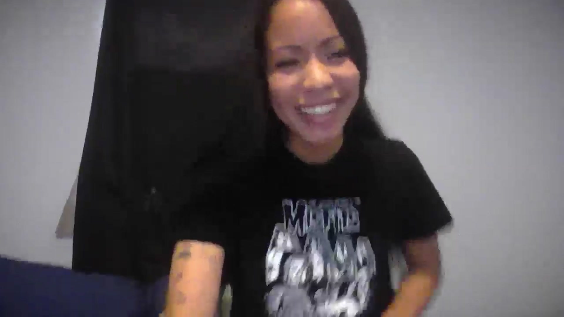 Gallery image thumbnail from Lovemilk's myfreecams stream on, 12/24/2024, 17:07 image 3 of 20