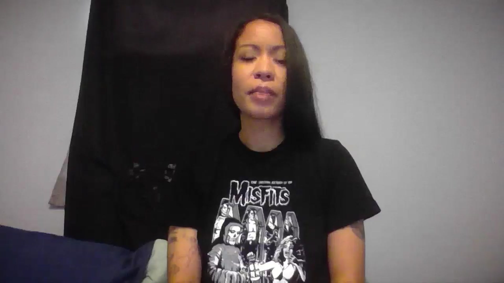 Gallery image thumbnail from Lovemilk's myfreecams stream on, 12/24/2024, 17:07 image 4 of 20
