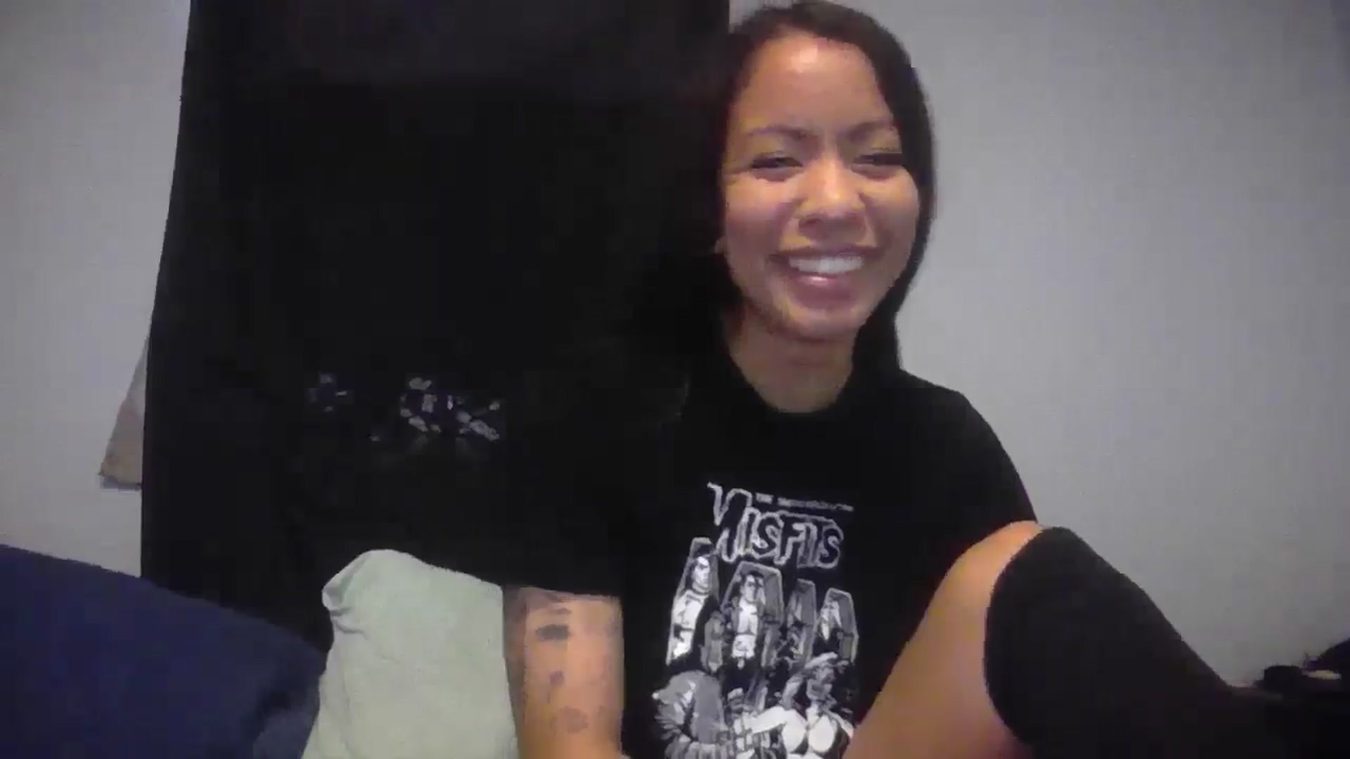 Gallery image thumbnail from Lovemilk's myfreecams stream on, 12/24/2024, 17:07 image 18 of 20