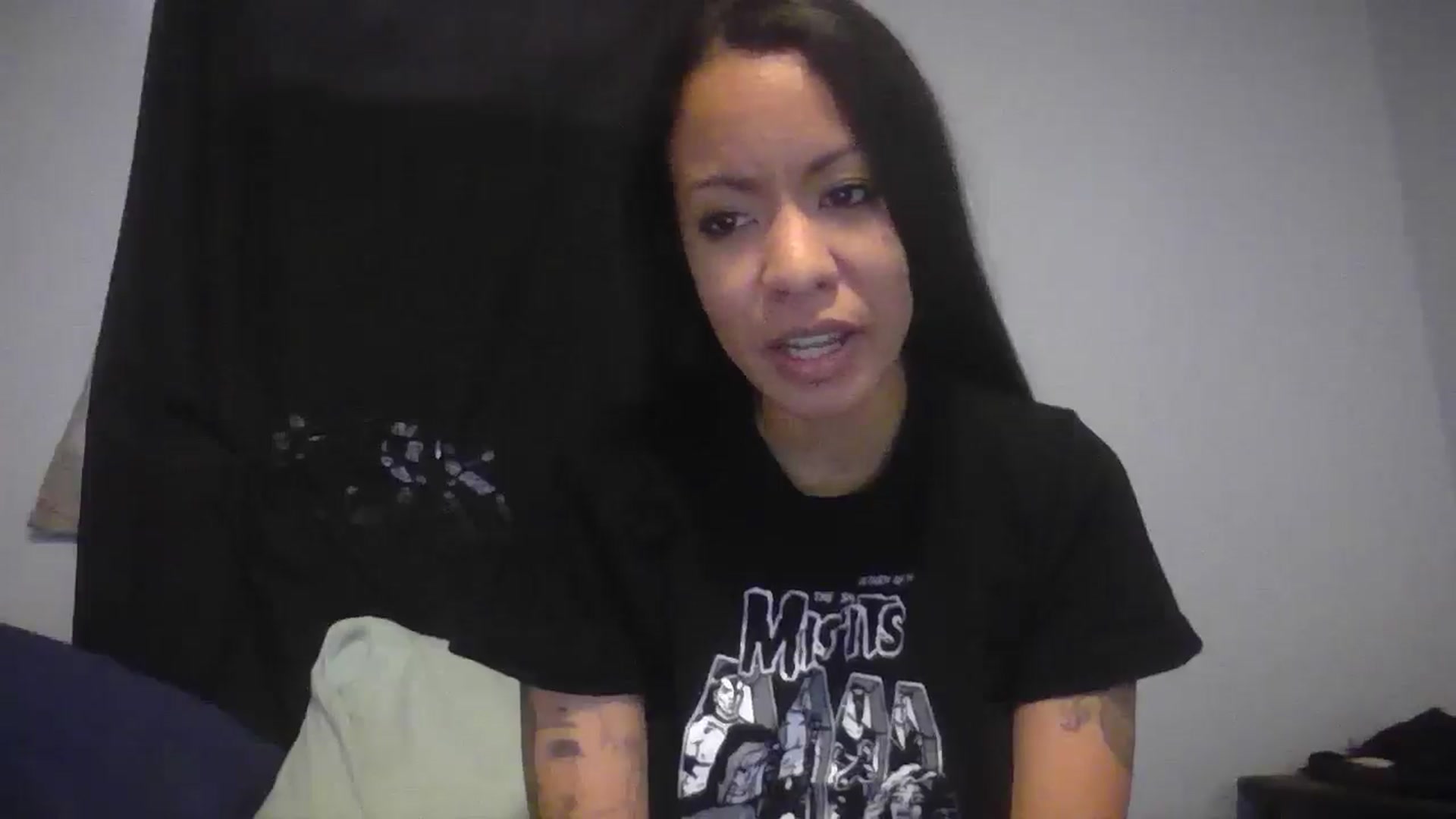 Gallery image thumbnail from Lovemilk's myfreecams stream on, 12/24/2024, 17:49 image 9 of 20