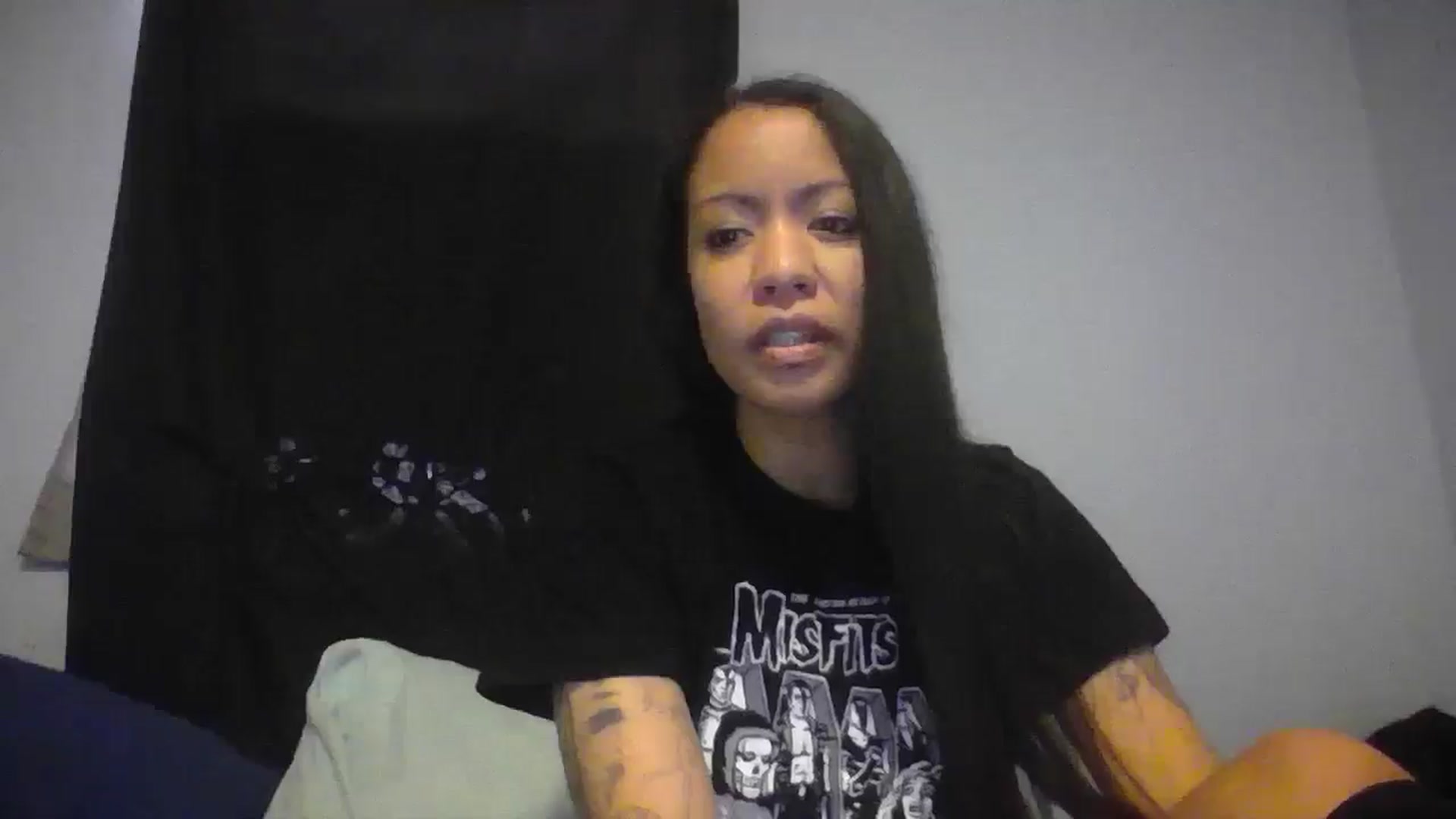 Gallery image thumbnail from Lovemilk's myfreecams stream on, 12/24/2024, 17:49 image 12 of 20