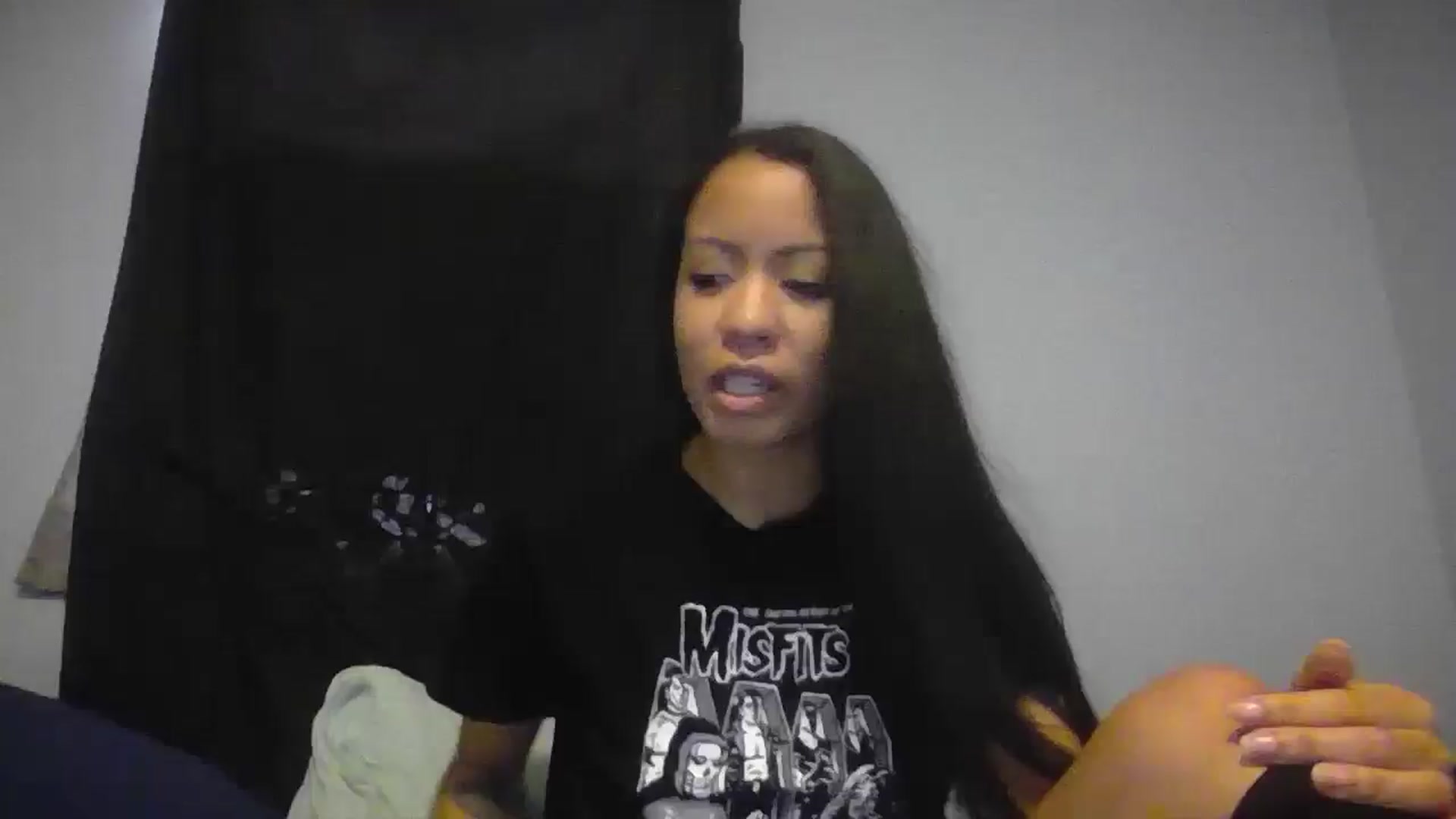Gallery image thumbnail from Lovemilk's myfreecams stream on, 12/24/2024, 17:49 image 3 of 20