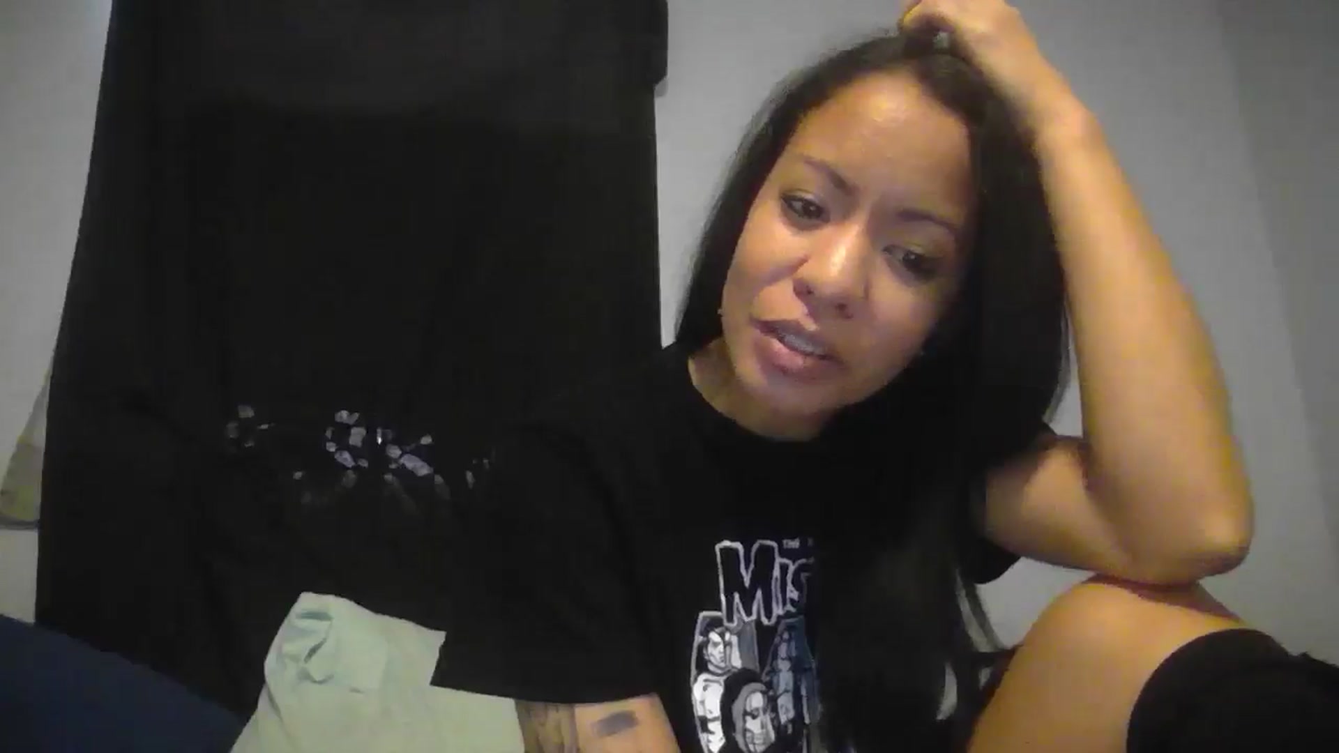 Gallery image thumbnail from Lovemilk's myfreecams stream on, 12/24/2024, 17:49 image 20 of 20