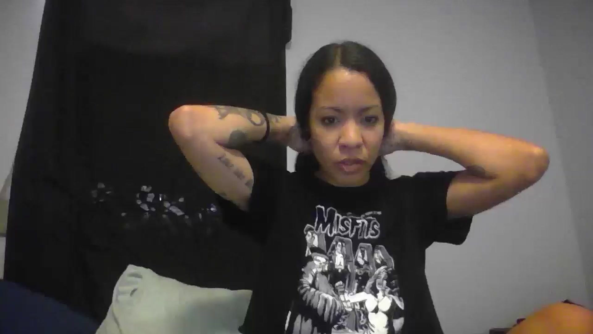 Gallery image thumbnail from Lovemilk's myfreecams stream on, 12/24/2024, 17:49 image 18 of 20