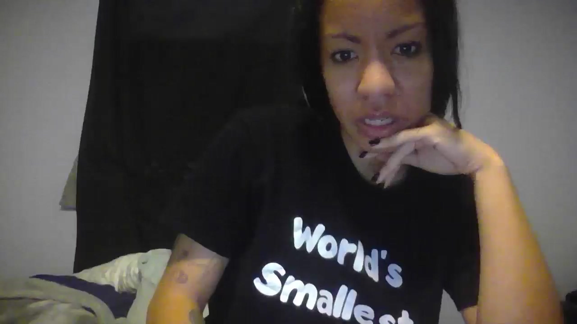 Gallery image thumbnail from Lovemilk's myfreecams stream on, 12/25/2024, 13:43 image 16 of 20
