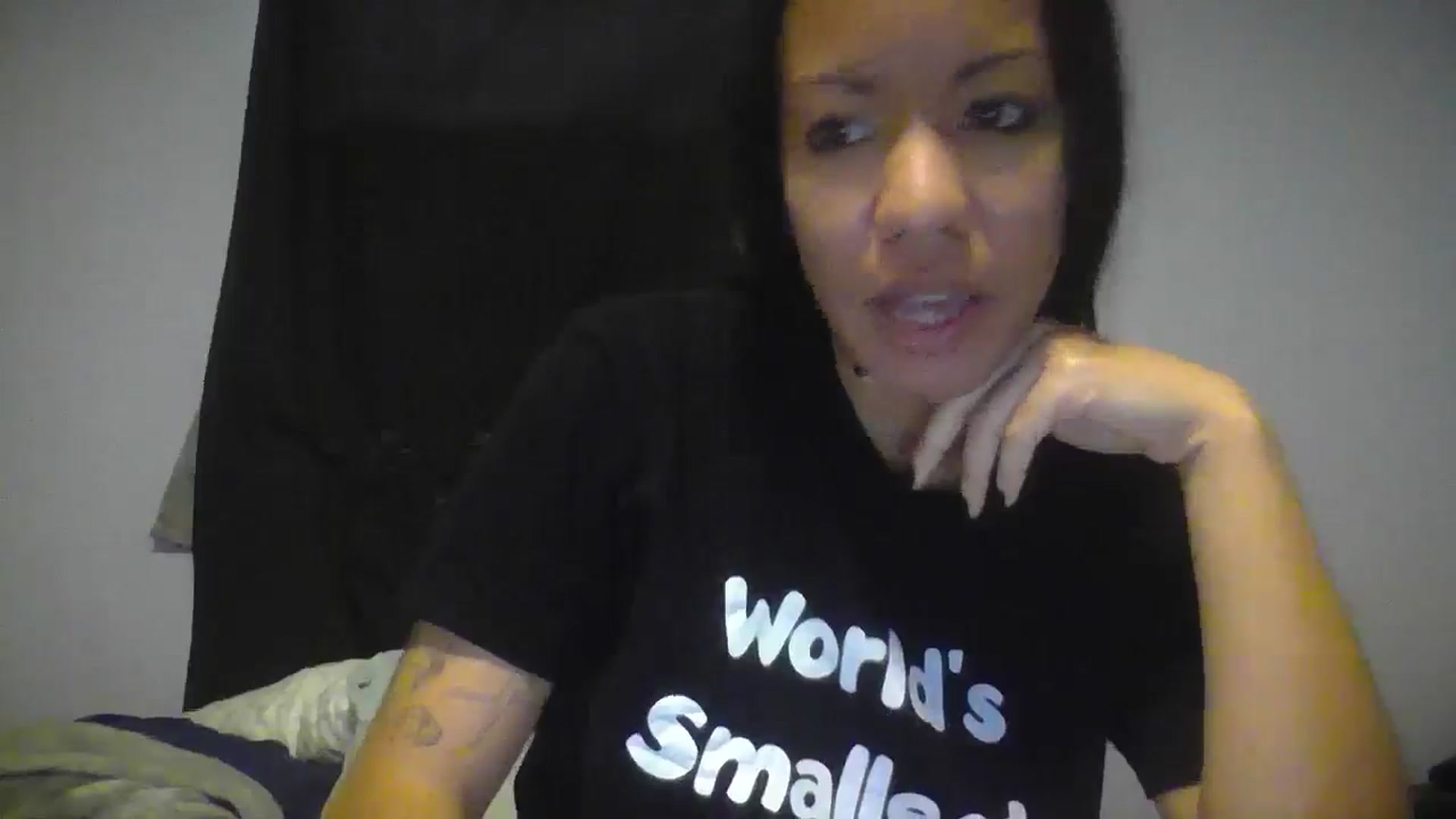 Gallery image thumbnail from Lovemilk's myfreecams stream on, 12/25/2024, 13:43 image 15 of 20