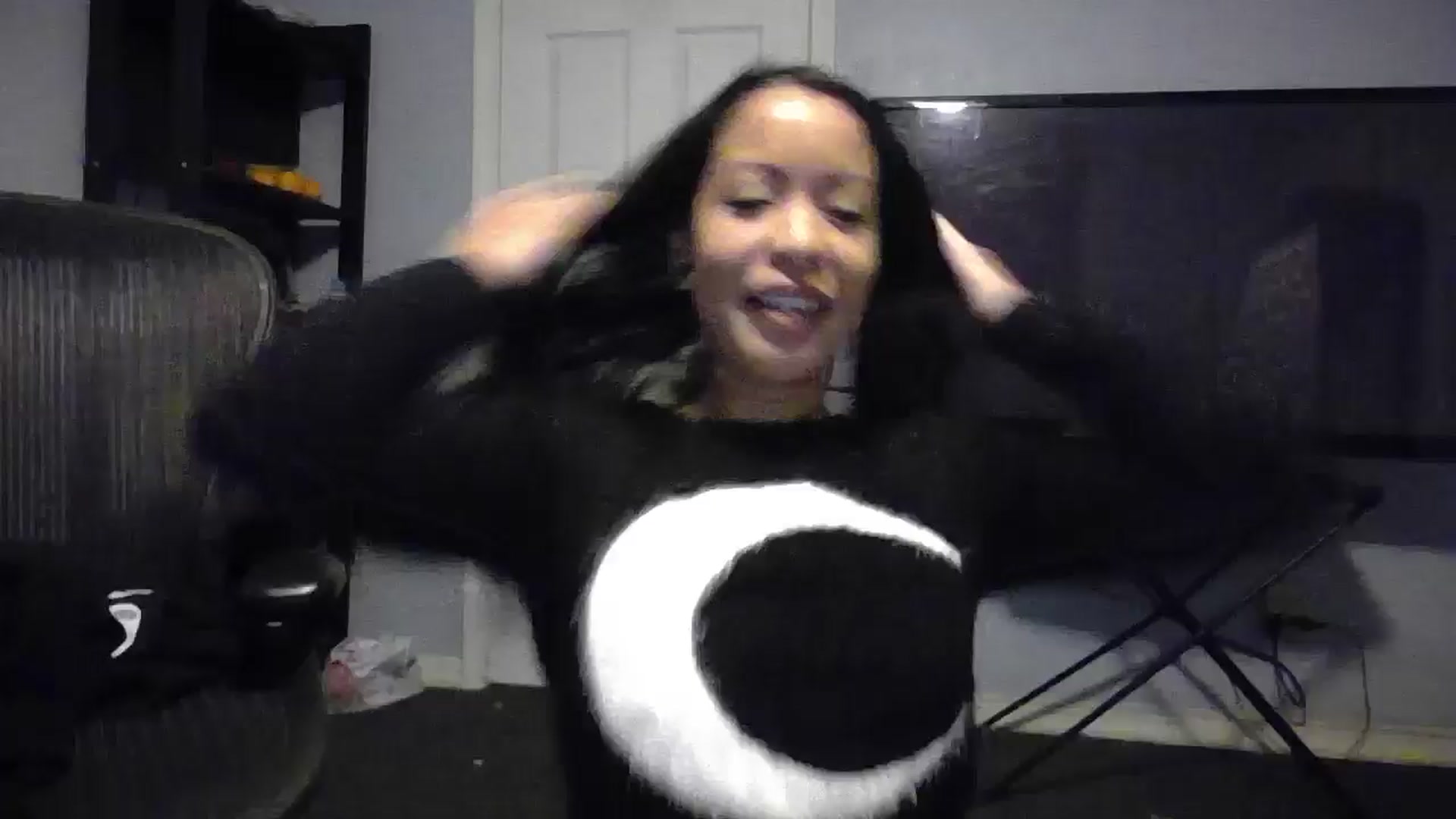 Gallery image thumbnail from Lovemilk's myfreecams stream on, 01/11/2025, 14:40 image 8 of 20