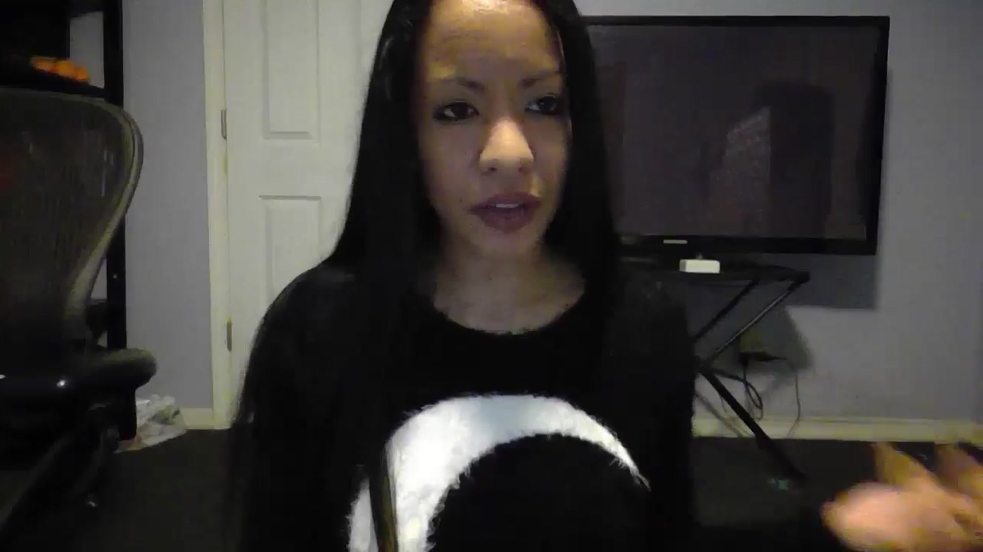 Gallery image thumbnail from Lovemilk's myfreecams stream on, 01/11/2025, 14:40 image 18 of 20