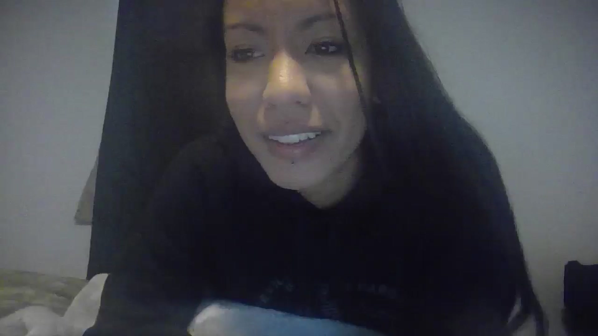 Gallery image thumbnail from Lovemilk's myfreecams stream on, 01/12/2025, 15:27 image 6 of 20