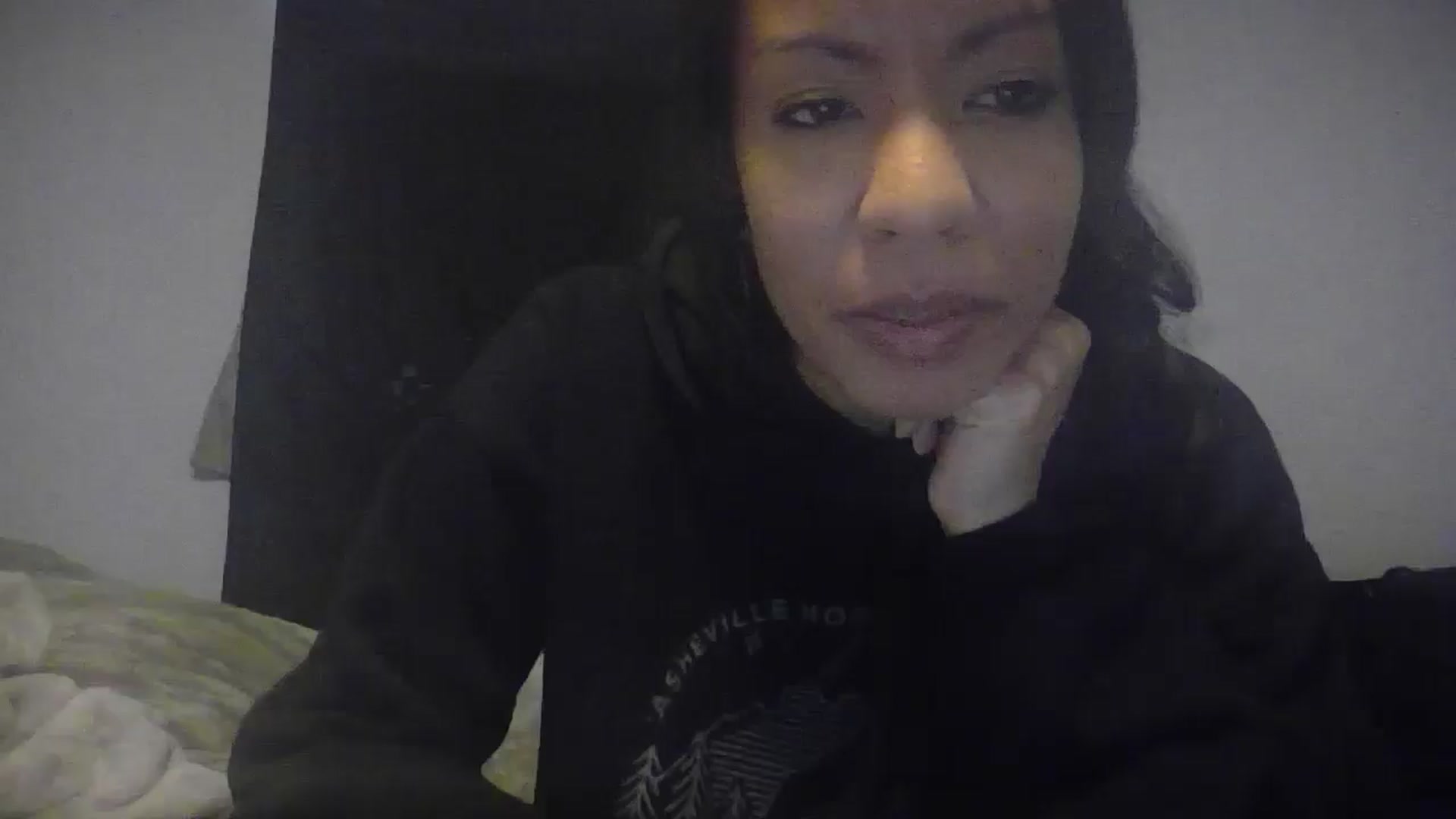 Gallery image thumbnail from Lovemilk's myfreecams stream on, 01/12/2025, 16:51 image 16 of 20