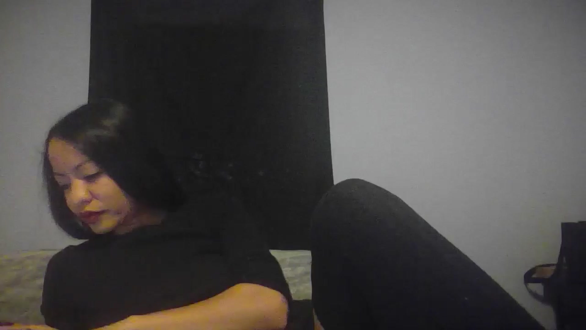 Gallery image thumbnail from Lovemilk's myfreecams stream on, 01/13/2025, 14:26 image 8 of 20
