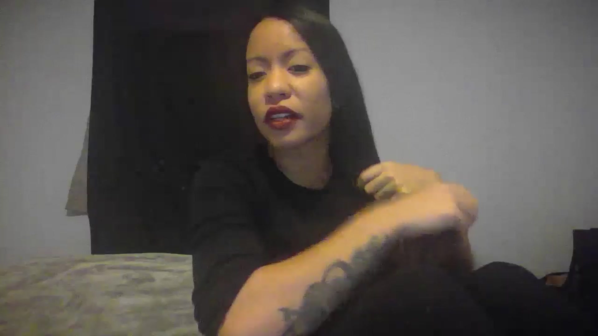 Gallery image thumbnail from Lovemilk's myfreecams stream on, 01/13/2025, 14:26 image 3 of 20