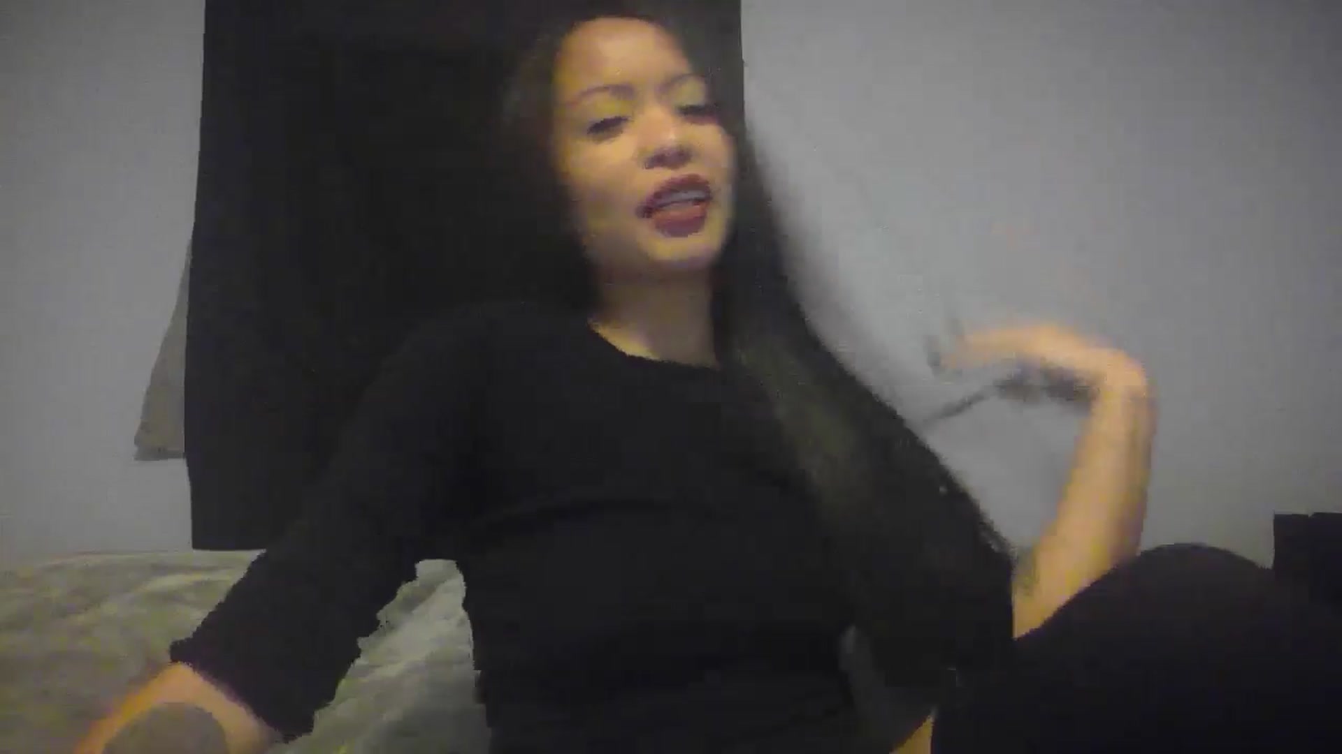 Gallery image thumbnail from Lovemilk's myfreecams stream on, 01/13/2025, 14:26 image 17 of 20