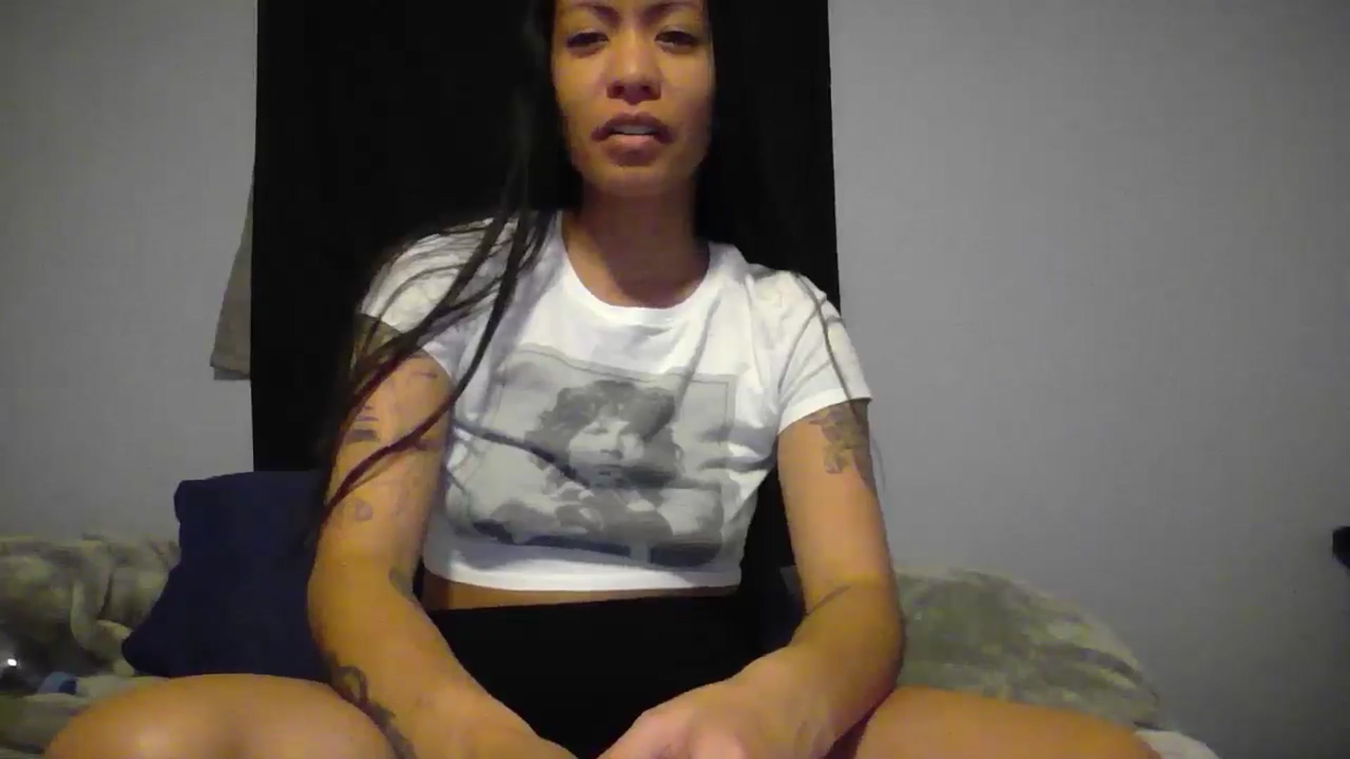 Gallery image thumbnail from Lovemilk's myfreecams stream on, 01/20/2025, 24:58 image 19 of 20