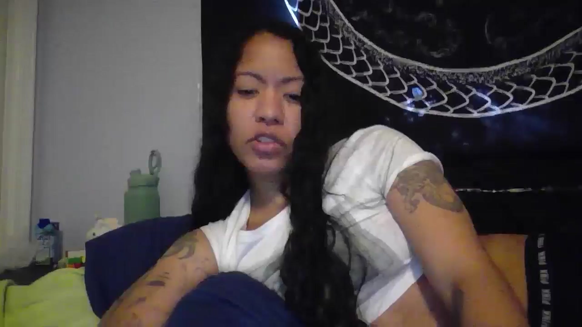 Gallery image thumbnail from Lovemilk's myfreecams stream on, 06/14/2025, 14:58 image 16 of 20